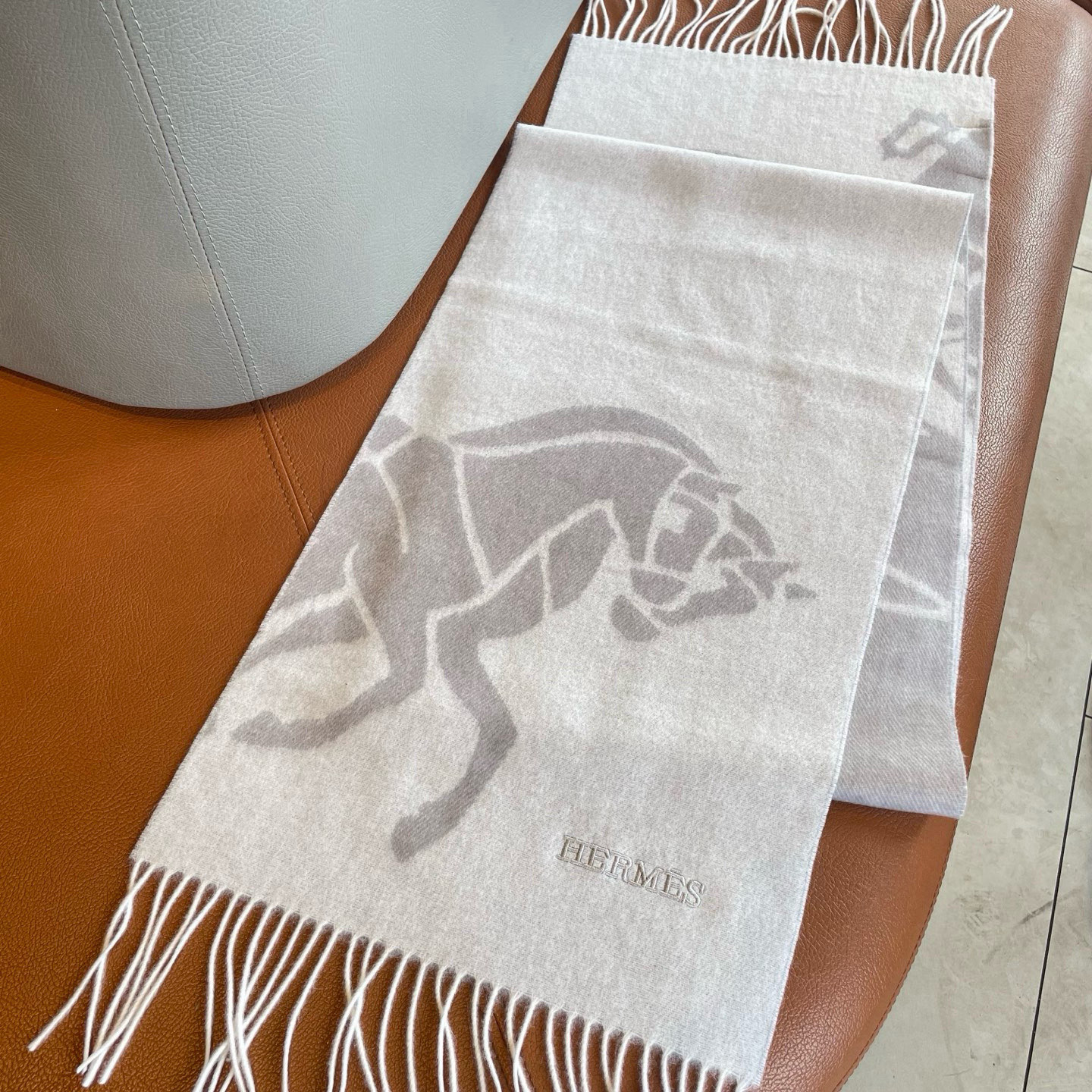 🆕 【▪Hermes · 爱马仕羊绒提花围巾，精致的温柔配色，超级迷恋❗️气质低调恬静又不失优雅❗️】重