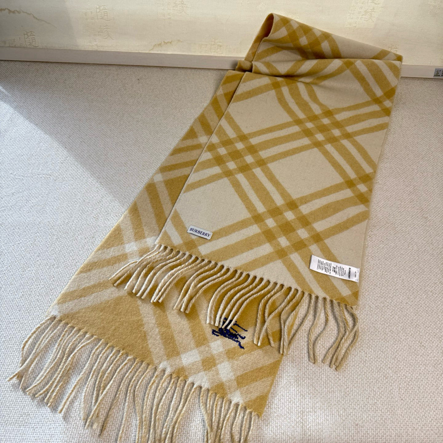 🆕Burberry新款苏格兰格纹羊绒围巾，超级火款的格纹款围巾之后，Bur又一款力作上市，Burberr