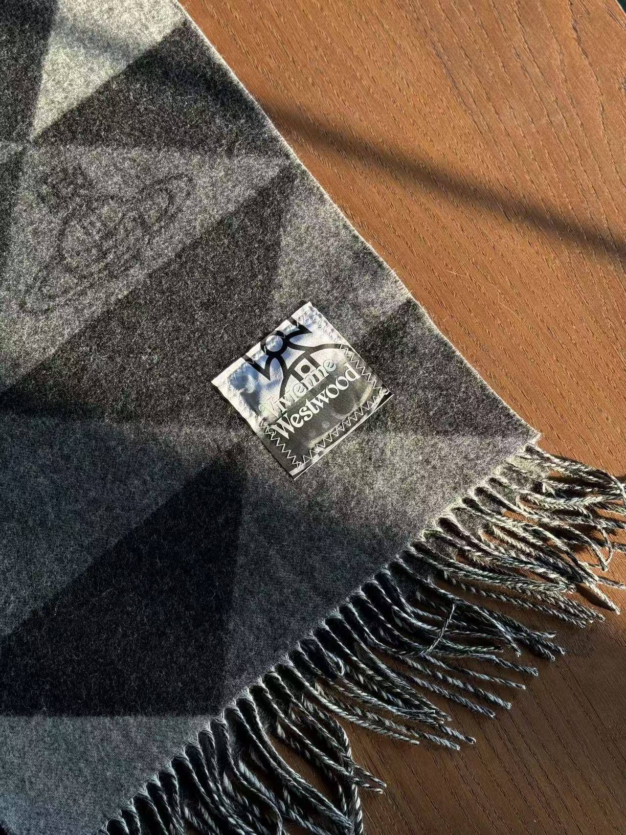 🆕𝐕𝐢𝐯𝐢𝐞𝐧𝐧𝐞 𝐖𝐞𝐬𝐭𝐰𝐨𝐨𝐝🪐顶级品质英国朋克教母“西太后”最爱的土星❗❗从精神上，Vivenn