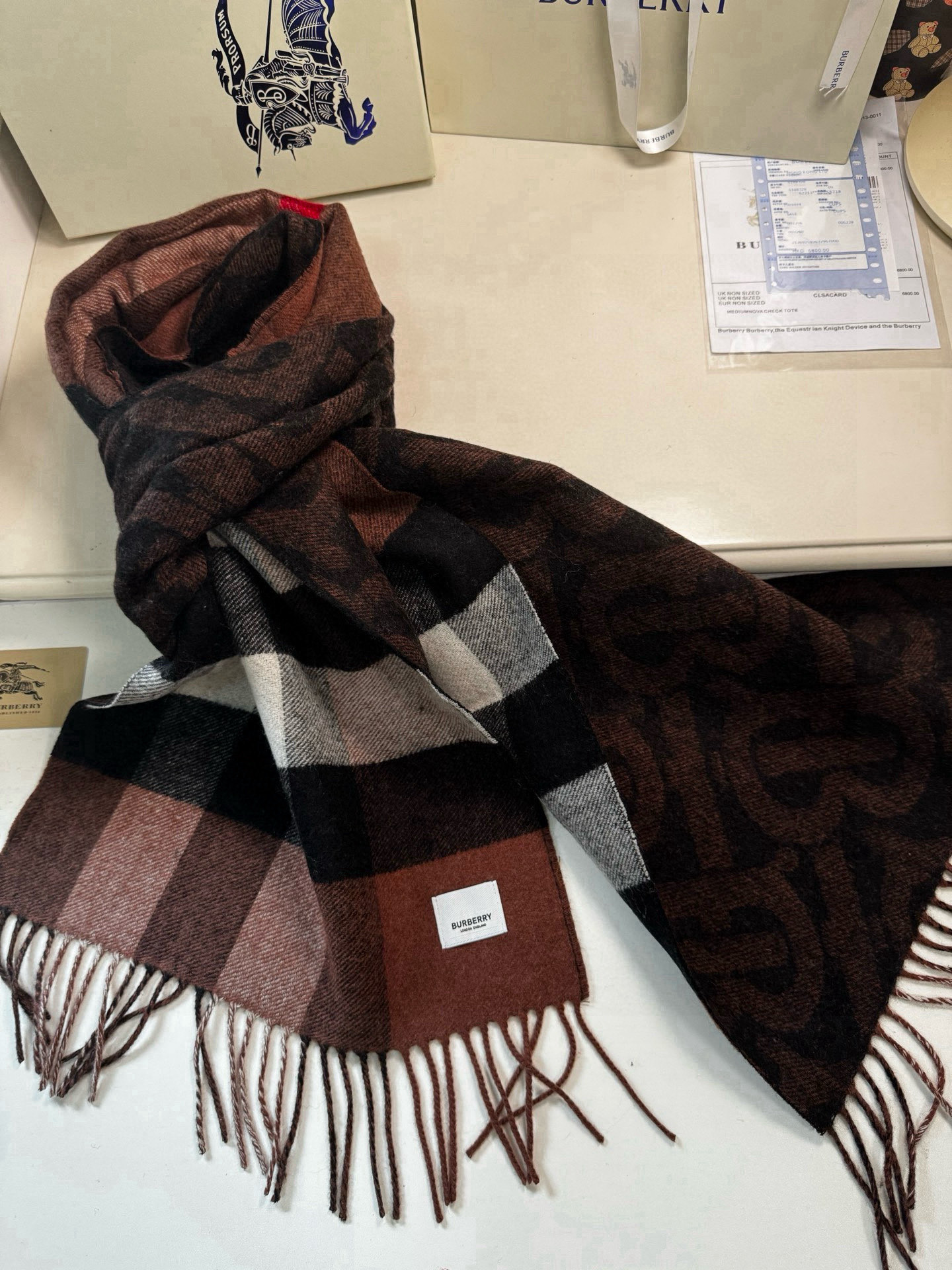 🆕❗️高版合股纱 · 法国的外贸订单 ❗️Bur经典款TB典藏款系列❗️提花精纺羊绒围巾，产自苏格兰工坊