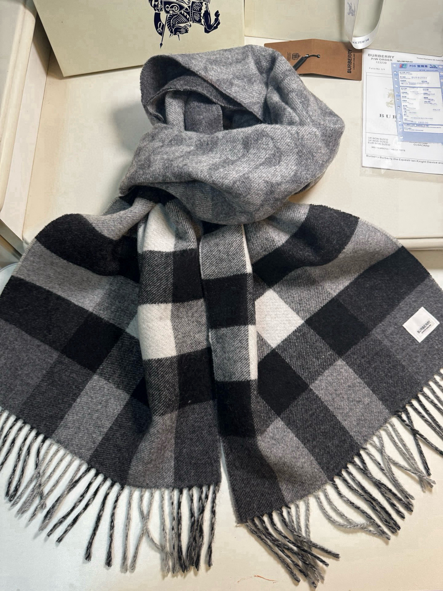 🆕❗️高版合股纱 · 法国的外贸订单 ❗️Bur经典款TB典藏款系列❗️提花精纺羊绒围巾，产自苏格兰工坊