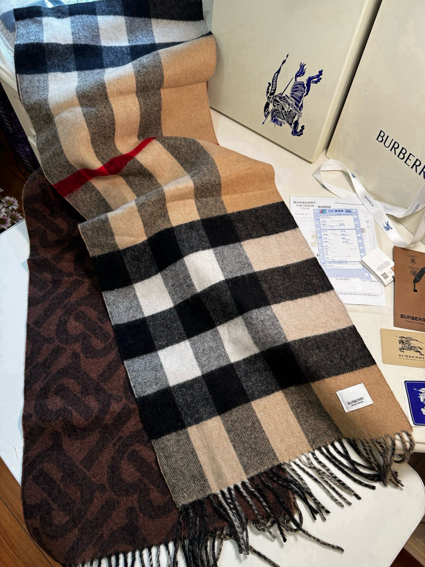 🆕❗️高版合股纱 · 法国的外贸订单 ❗️Bur经典款TB典藏款系列❗️提花精纺羊绒围巾，产自苏格兰工坊