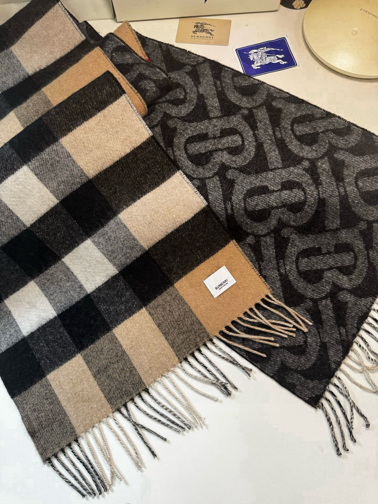 🆕❗️高版合股纱 · 法国的外贸订单 ❗️Bur经典款TB典藏款系列❗️提花精纺羊绒围巾，产自苏格兰工坊