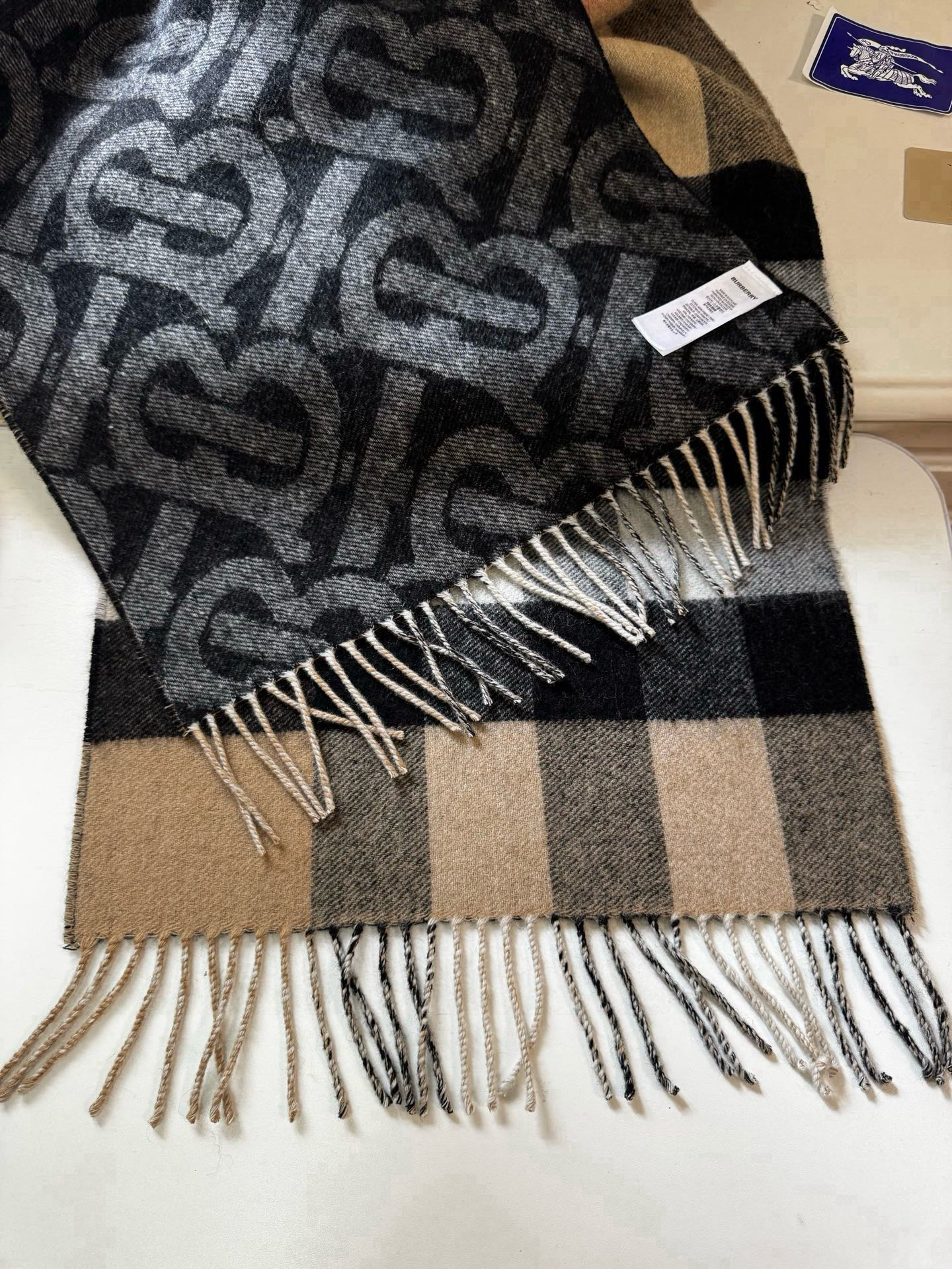 🆕❗️高版合股纱 · 法国的外贸订单 ❗️Bur经典款TB典藏款系列❗️提花精纺羊绒围巾，产自苏格兰工坊