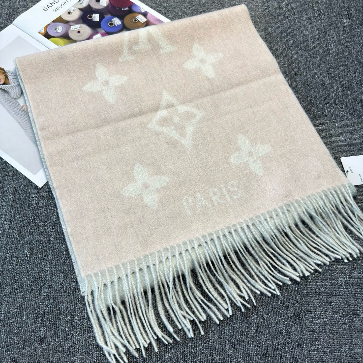 🆕【M70868】Louis Vuitton · REYKJAVIK GRADIENT渐变羊绒围巾❗️【