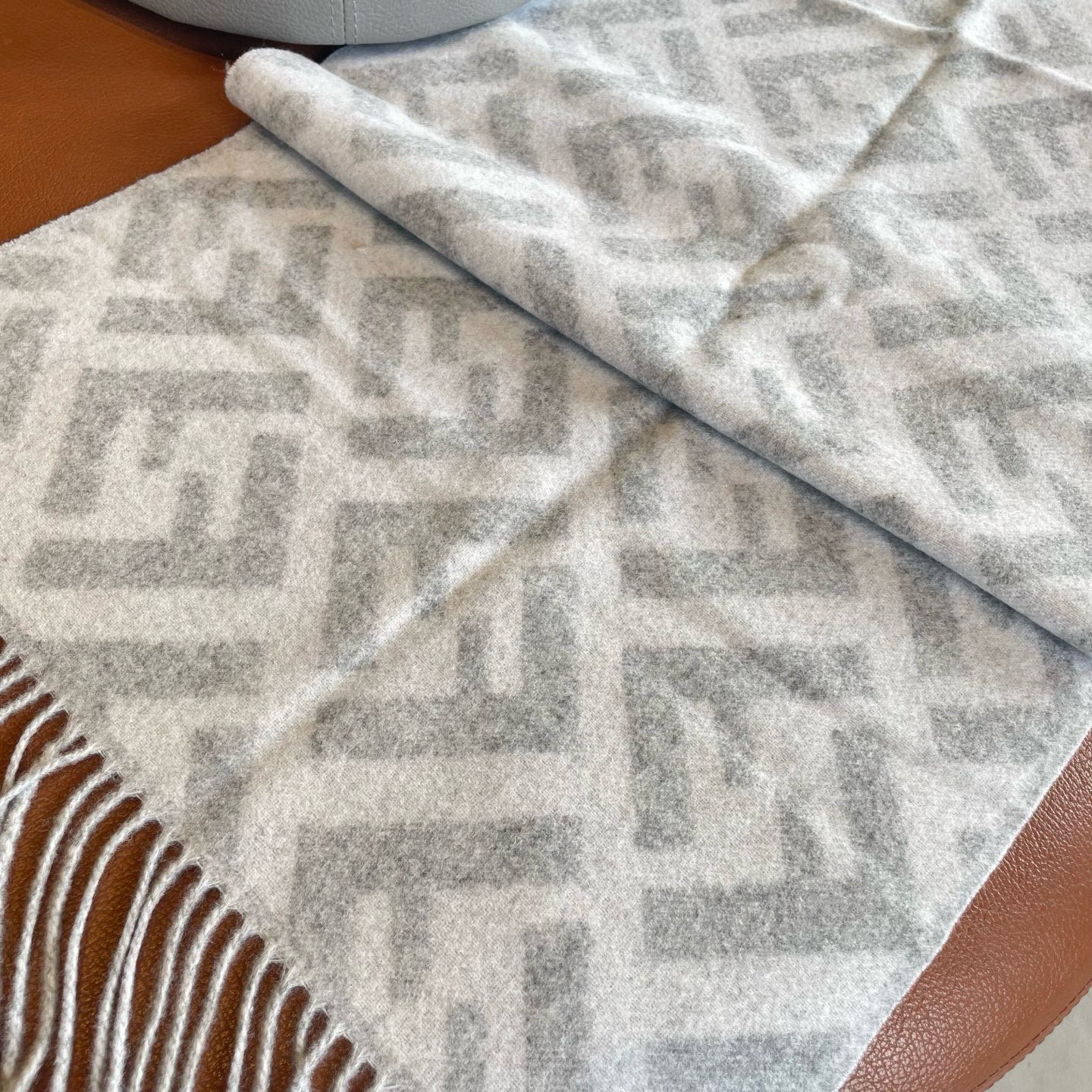 🆕 FENDI · 芬迪❗️最能碰撞出高级感❗️双F绝对是今年时尚圈最炙手可热的潮流风向标❗️最流行的老