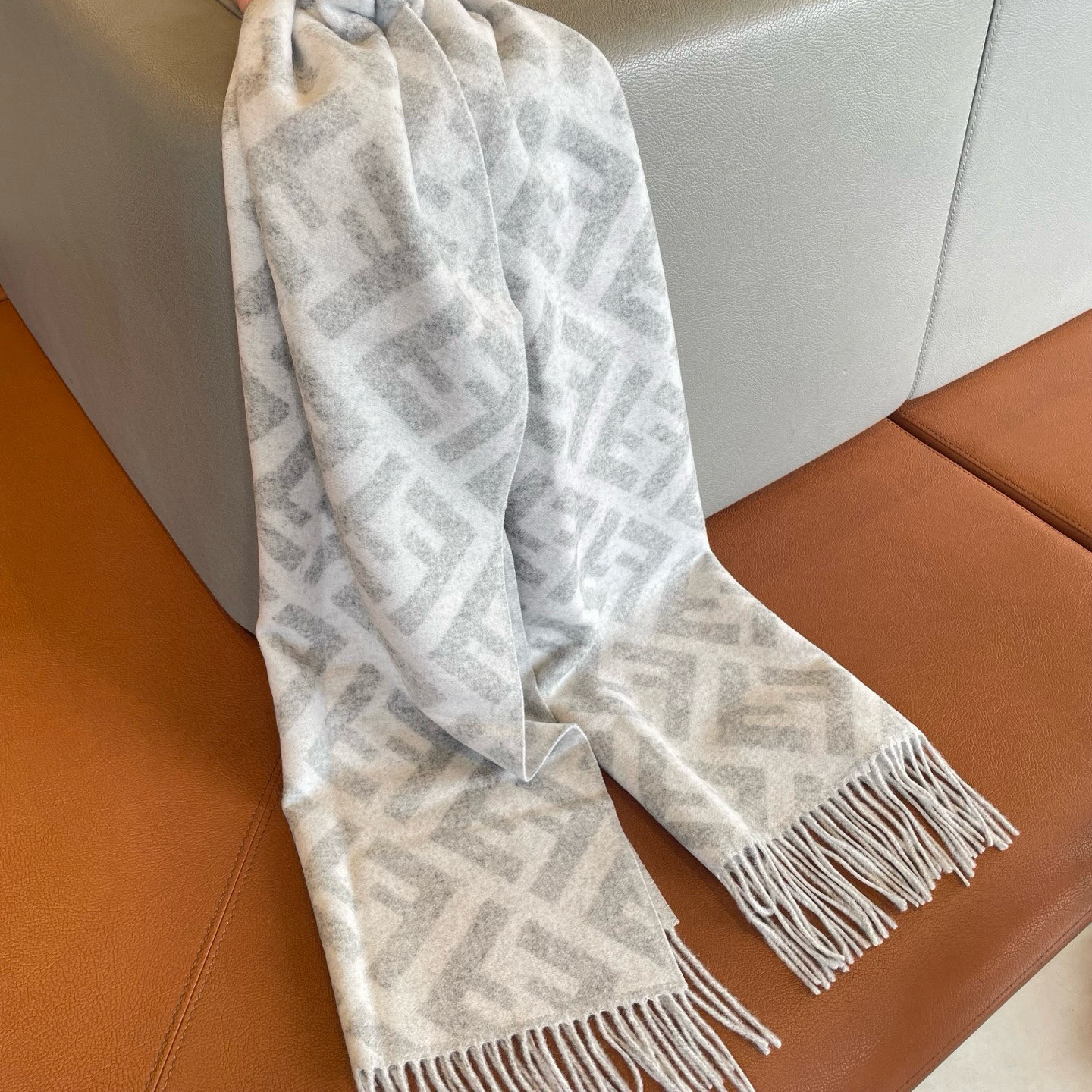 🆕 FENDI · 芬迪❗️最能碰撞出高级感❗️双F绝对是今年时尚圈最炙手可热的潮流风向标❗️最流行的老