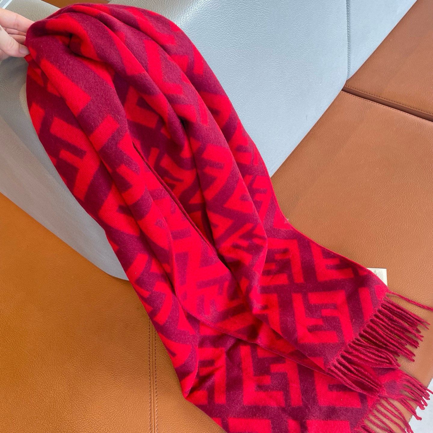 🆕 FENDI · 芬迪❗️最能碰撞出高级感❗️双F绝对是今年时尚圈最炙手可热的潮流风向标❗️最流行的老