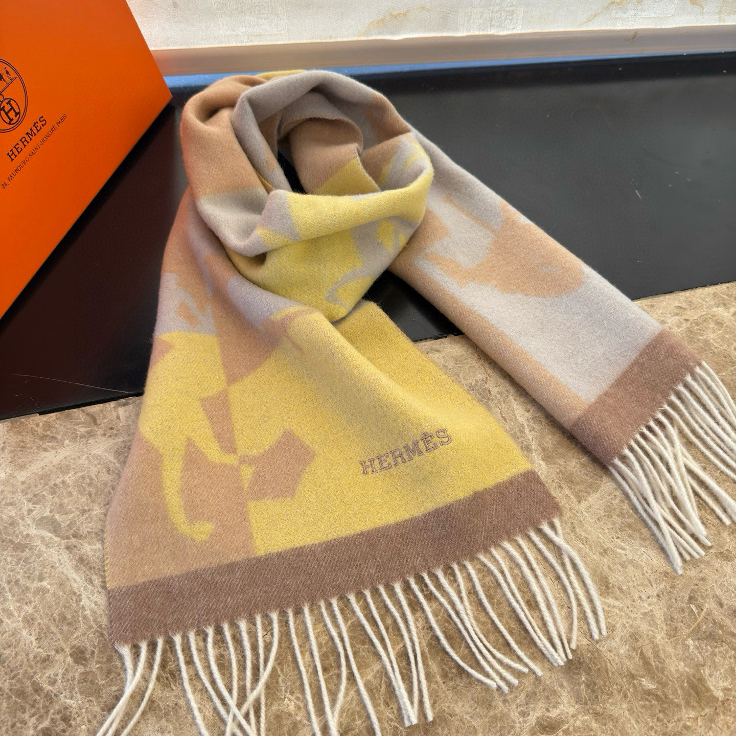 🆕 【▪Hermes · 爱马仕提花围巾，精致的温柔配色，超级迷恋❗️气质低调恬静又不失优雅❗️】重点推