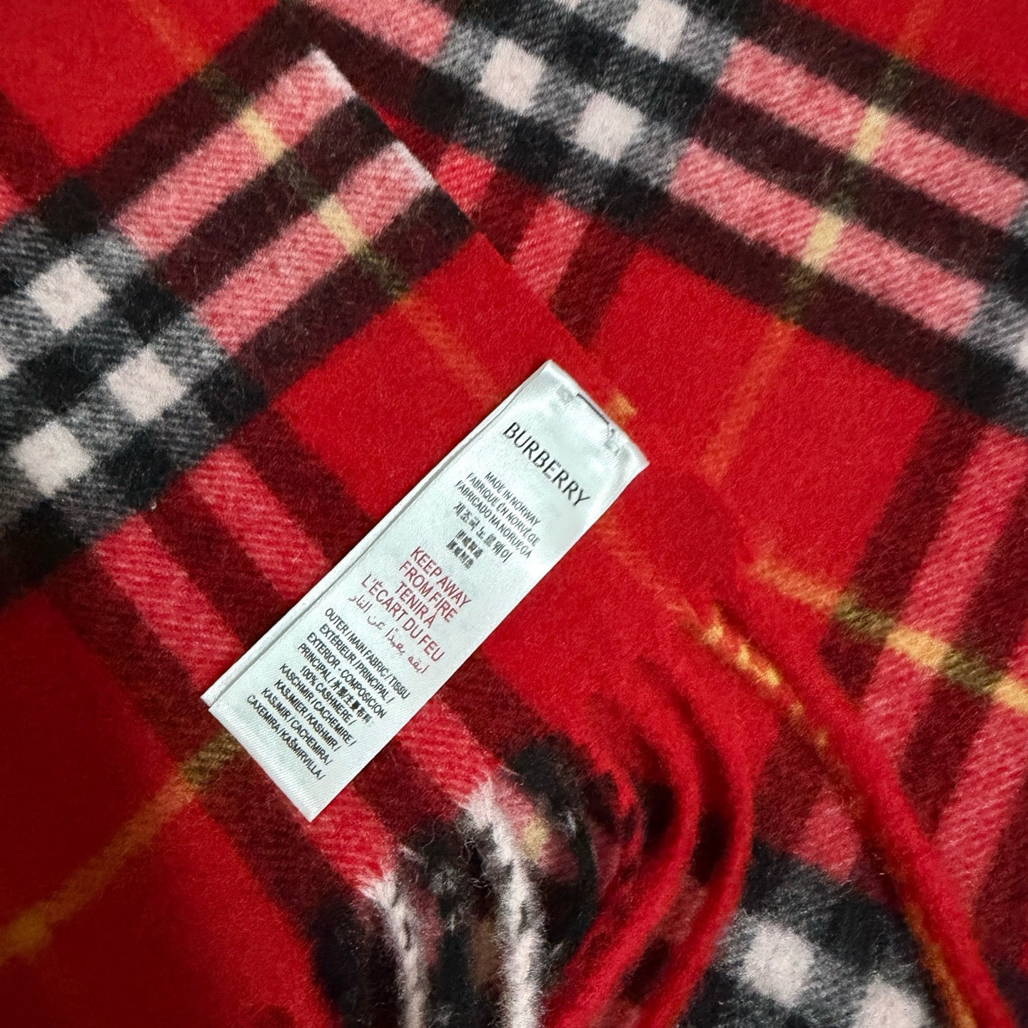 🆕【Burberry圣诞款羊绒带芯片版本】金婧张婧仪周洁琼同款围巾新年福利苏格兰大红格围巾，走英国的单，