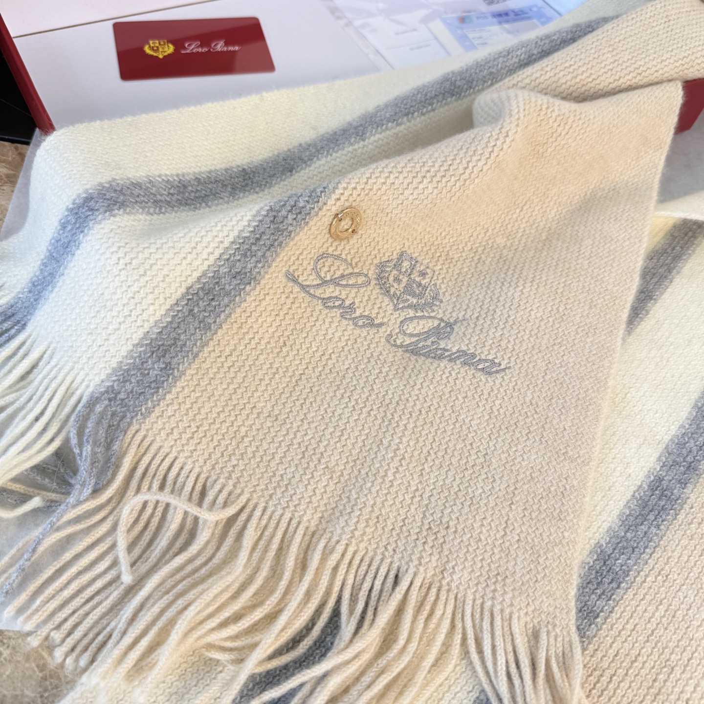 🆕Loro Piana · 诺悠翩雅秋冬新品羊绒针织围巾！出口尾单，客供顶级纱线！这款织法比较难，又很费