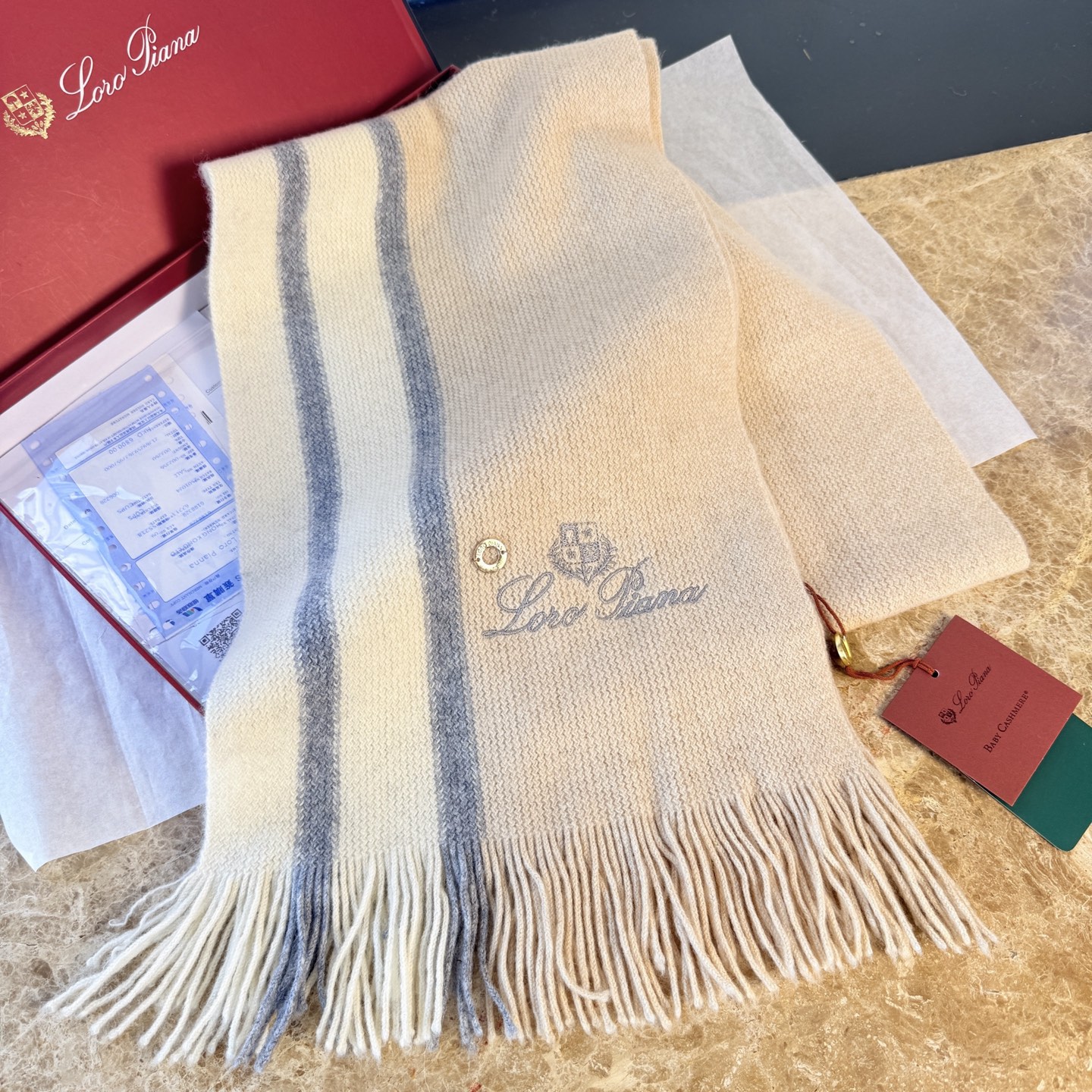 🆕Loro Piana · 诺悠翩雅秋冬新品羊绒针织围巾！出口尾单，客供顶级纱线！这款织法比较难，又很费