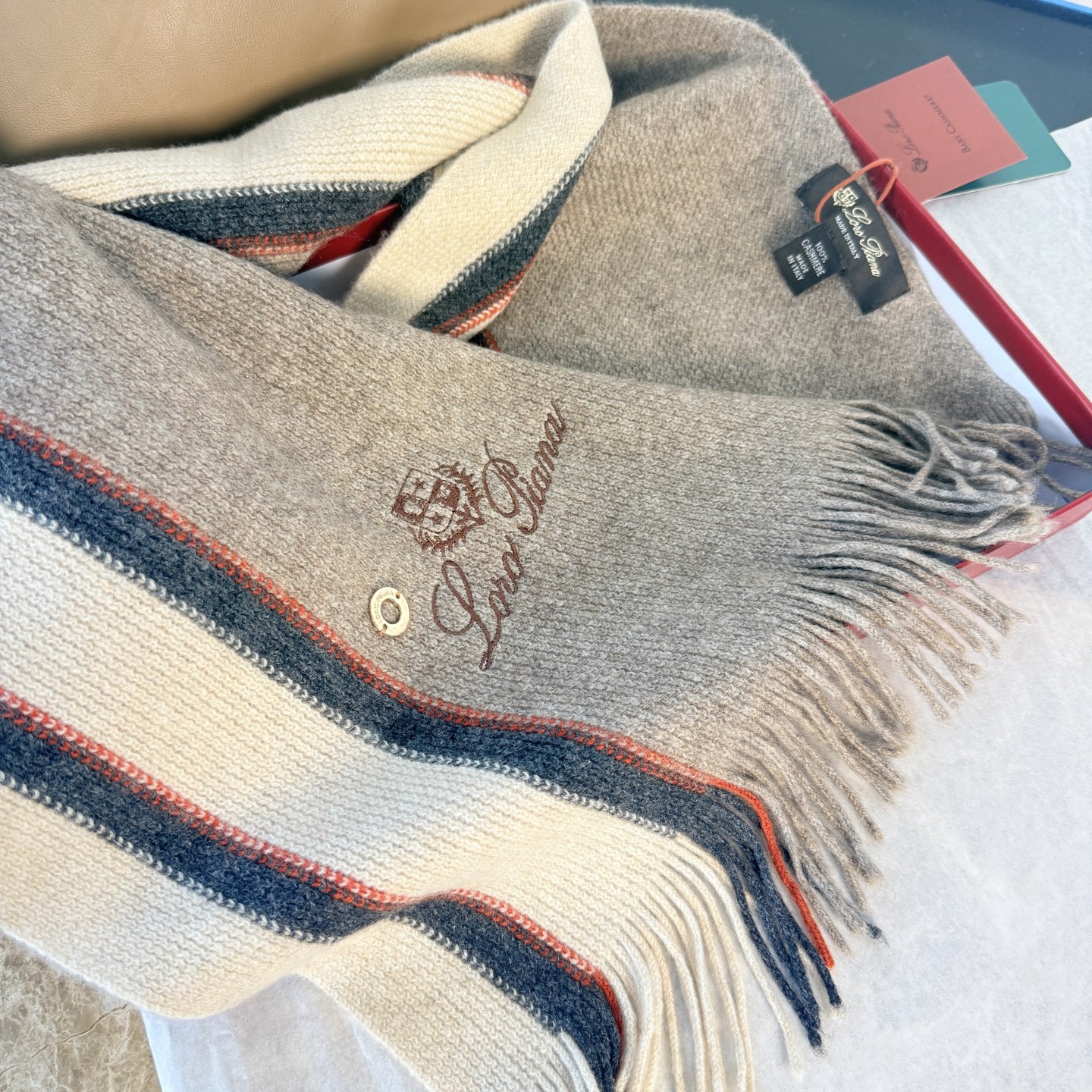 🆕Loro Piana · 诺悠翩雅秋冬新品羊绒针织围巾！出口尾单，客供顶级纱线！这款织法比较难，又很费