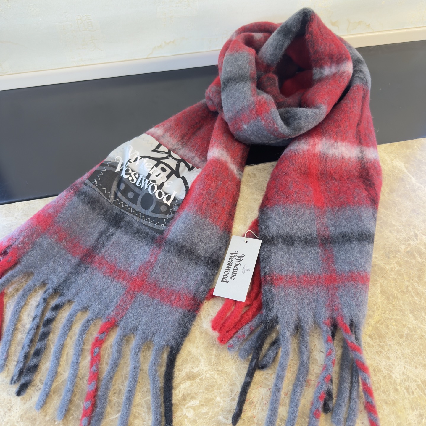 🆕𝐕𝐢𝐯𝐢𝐞𝐧𝐧𝐞 𝐖𝐞𝐬𝐭𝐰𝐨𝐨𝐝🪐✨经典大土星马海毛围巾 vivienne westwood西太后土