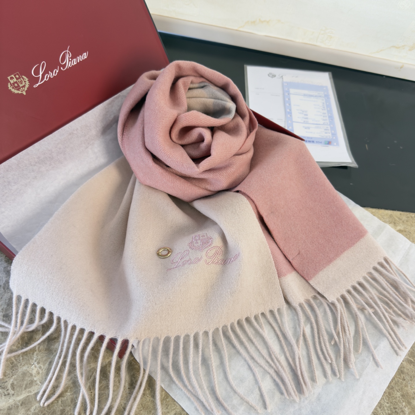 🆕Loro Piana · 诺悠翩雅❗️【贸易公司尾单，极品拼色小围巾】送人自留都太高大上了😍重磅上新，