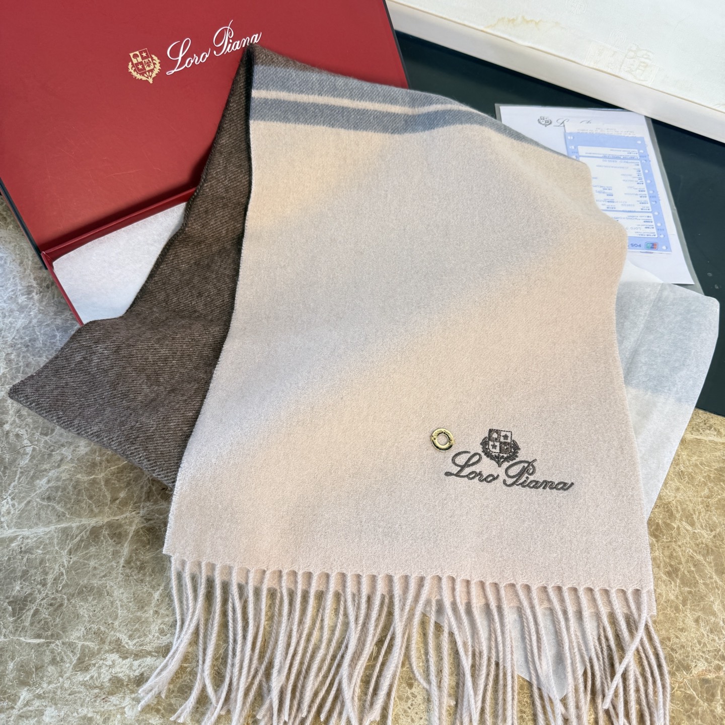🆕Loro Piana · 诺悠翩雅❗️【贸易公司尾单，极品拼色小围巾】送人自留都太高大上了😍重磅上新，