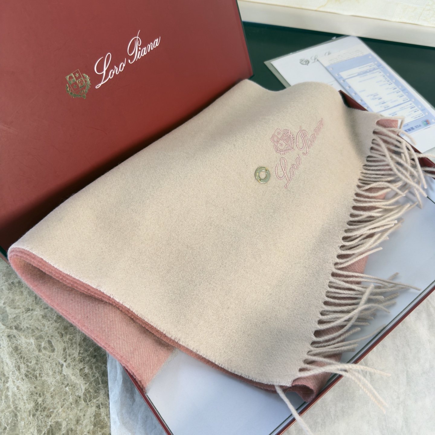 🆕Loro Piana · 诺悠翩雅❗️【贸易公司尾单，极品拼色小围巾】送人自留都太高大上了😍重磅上新，