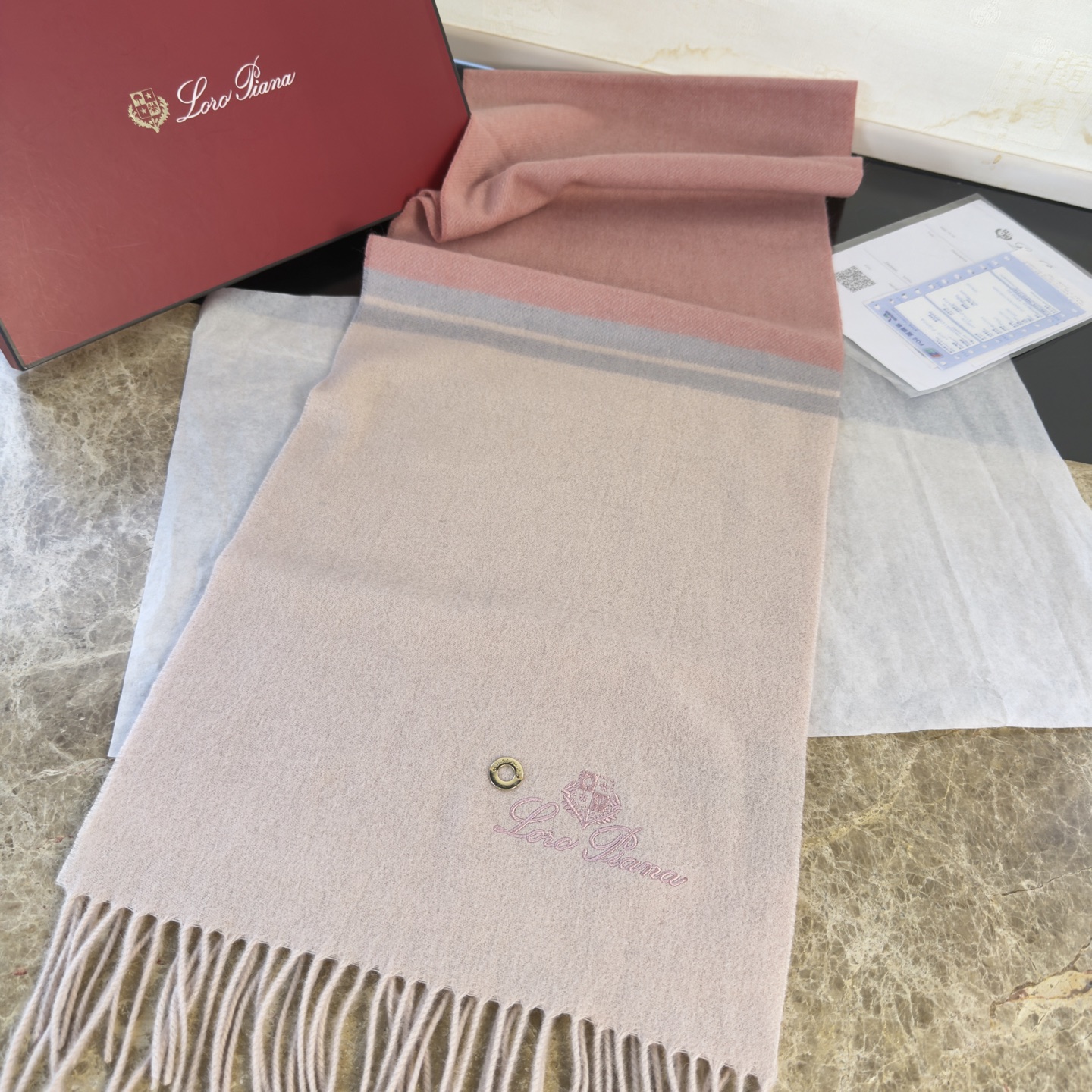 🆕Loro Piana · 诺悠翩雅❗️【贸易公司尾单，极品拼色小围巾】送人自留都太高大上了😍重磅上新，