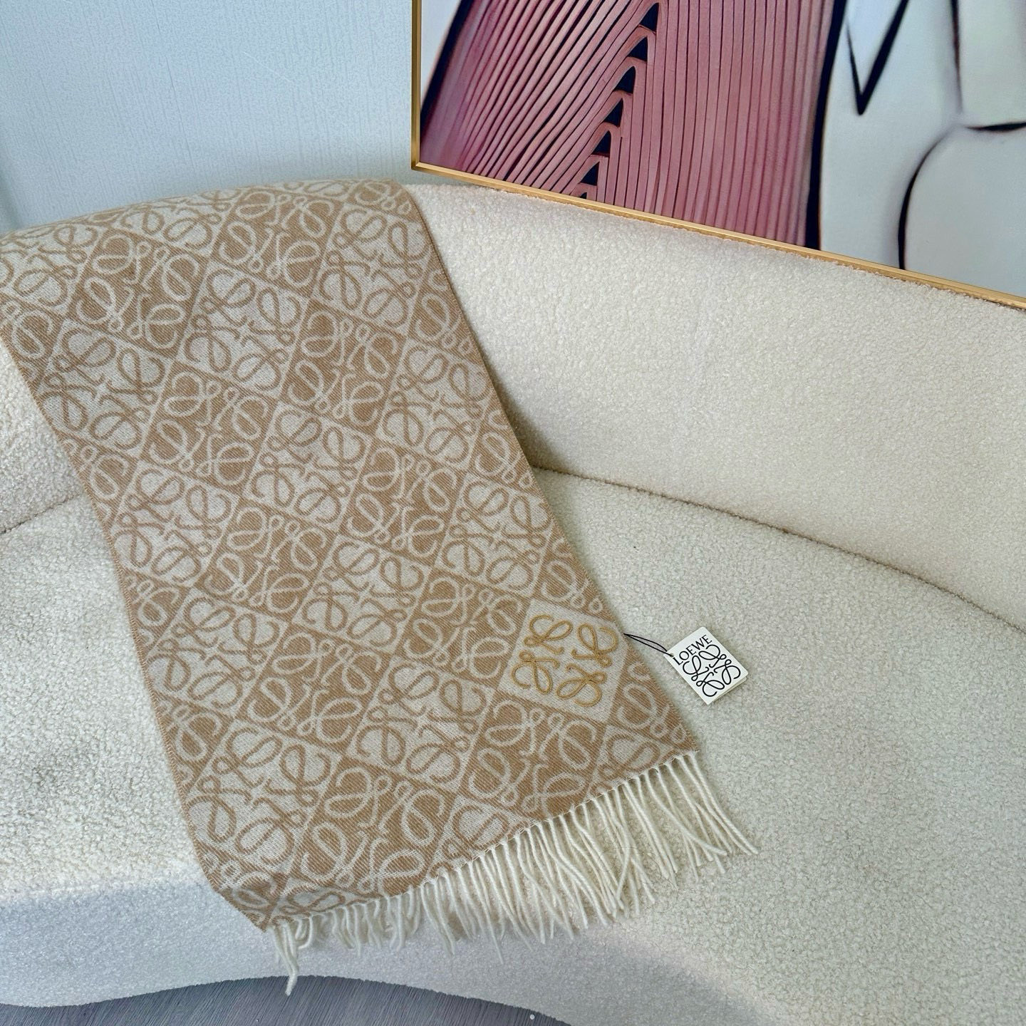 🆕高版植绒版本 · LOEWE罗意威新款最火围巾，双面羊毛和羊绒围巾，角落饰有 Anagram 簇绒刺绣