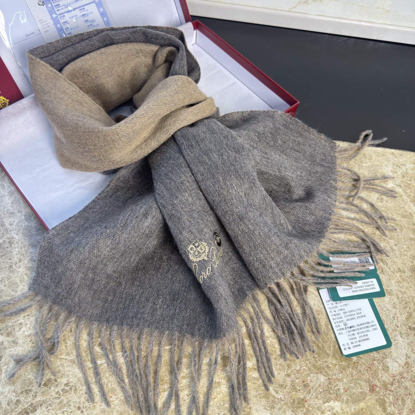 🆕Loro Piana · 诺悠翩雅【贸易公司尾单，极品双面山羊绒围巾披肩】送人自留都太高大上了😍重磅上