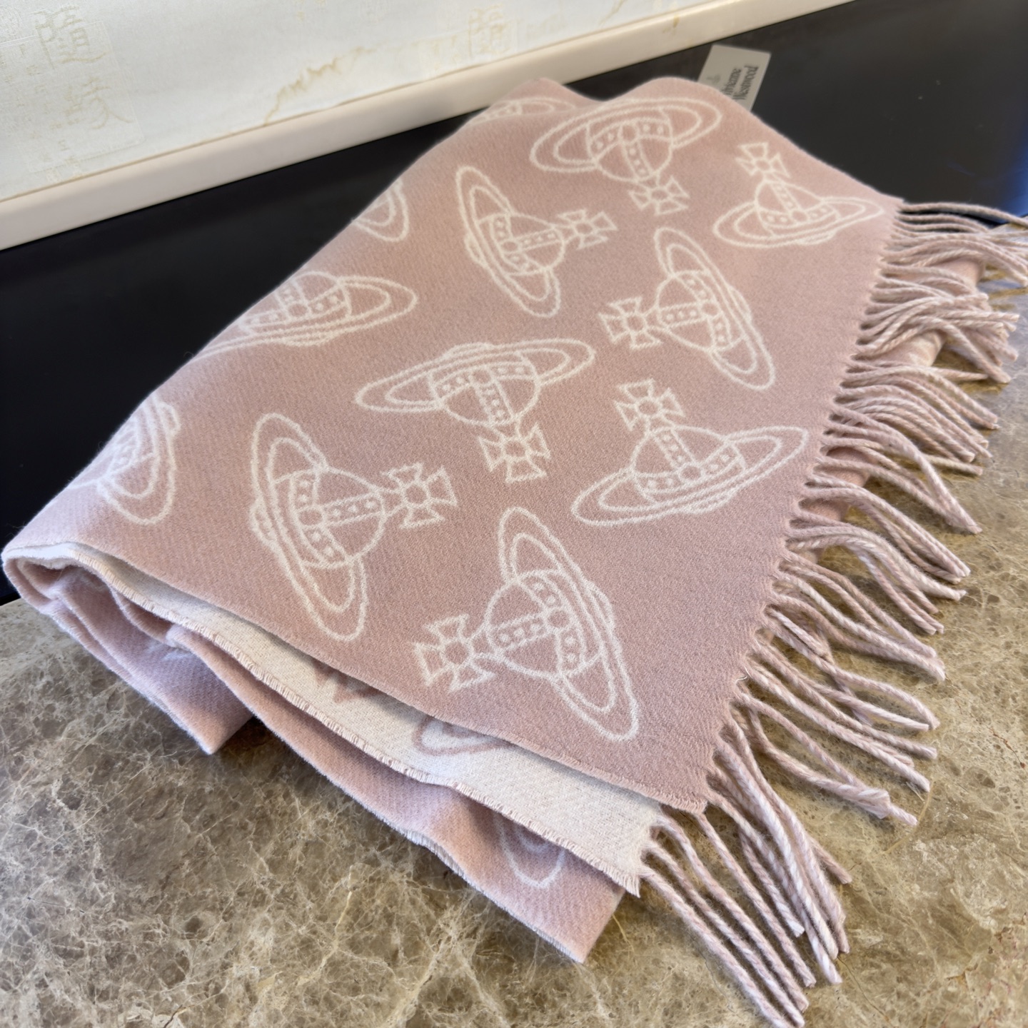 🆕𝐕𝐢𝐯𝐢𝐞𝐧𝐧𝐞 𝐖𝐞𝐬𝐭𝐰𝐨𝐨𝐝🪐✨大土星新款围巾 vivienne westwood西太后土星 英