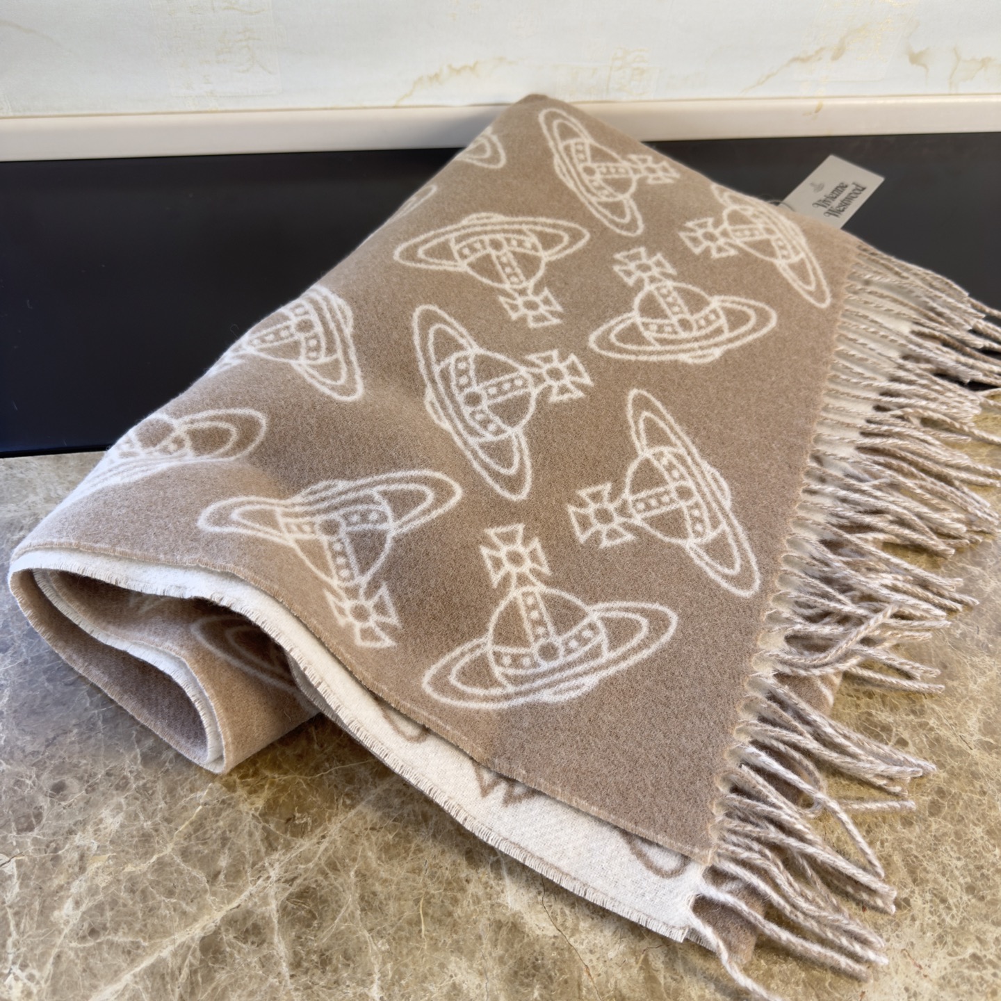 🆕𝐕𝐢𝐯𝐢𝐞𝐧𝐧𝐞 𝐖𝐞𝐬𝐭𝐰𝐨𝐨𝐝🪐✨大土星新款围巾 vivienne westwood西太后土星 英