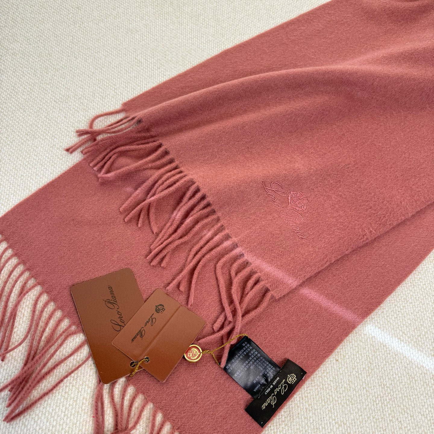 🆕Loro Piana · 诺悠翩雅秋冬新品❗️超级夯货 重磅来袭❗️【极品山羊绒小围巾】送人自留都太高