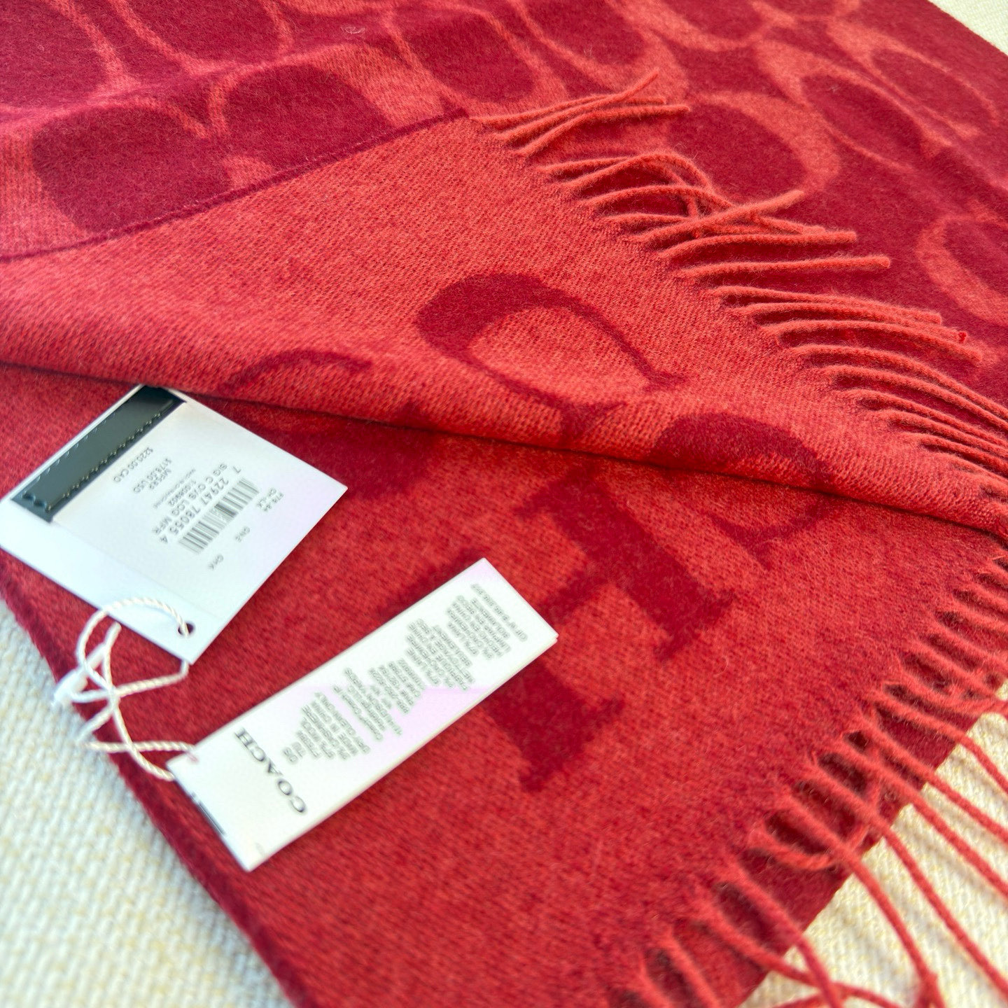 🆕【COCAH · 蔻驰经典标志大尺寸围巾】专柜都在抢货的节奏❗️【高端原版尾单全套辅料齐全】Coach