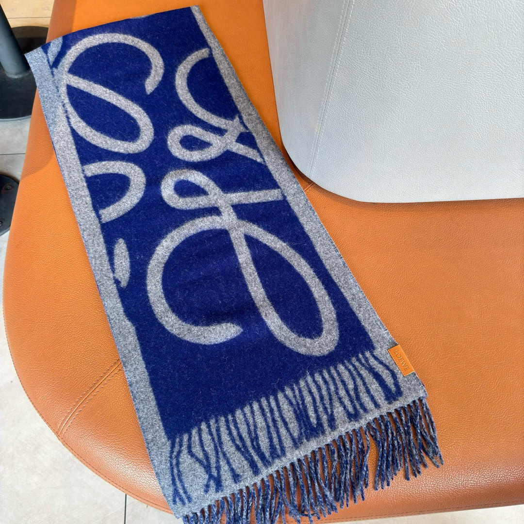 🆕Loewe新品❗️罗意威很幸運拿到這個品牌的東西，真的不多見，很少在國內做訂單，款式真的少的可怜❗️❗