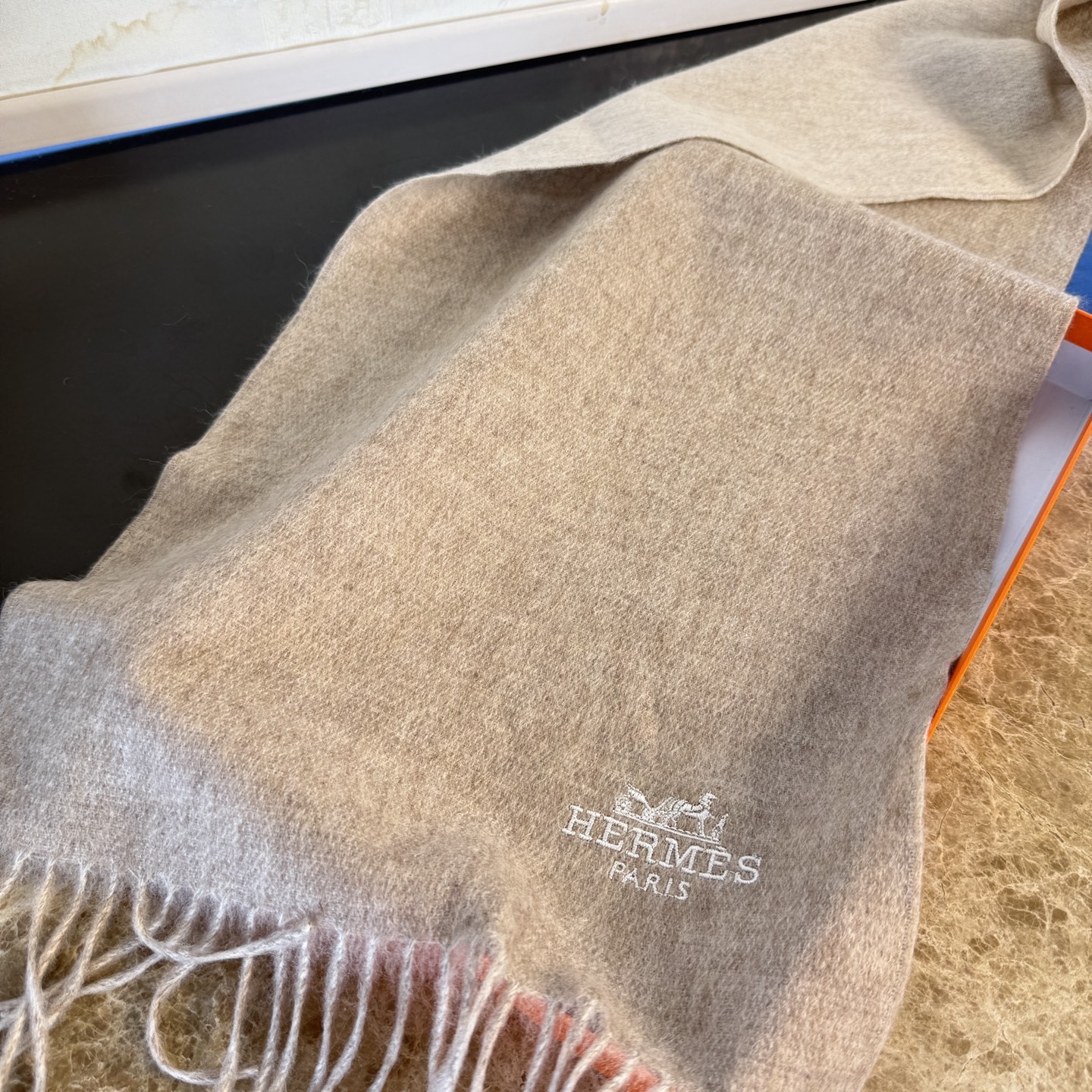 🆕 【▪Hermes · 爱马仕羊绒双面围巾，大H难得一见的温柔配色，低调又不失优雅❗️】重点推荐❗️双