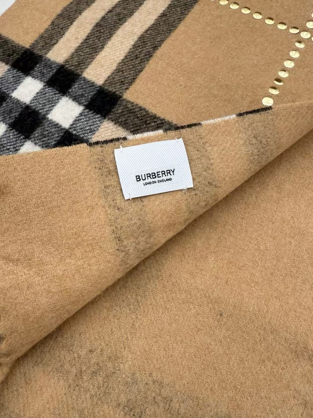 🆕【尖货重磅！冬季NO.1的金字塔单品！】直跺脚地喜欢！！高级又带点时髦的趣味！！老友必收！！！！简直太