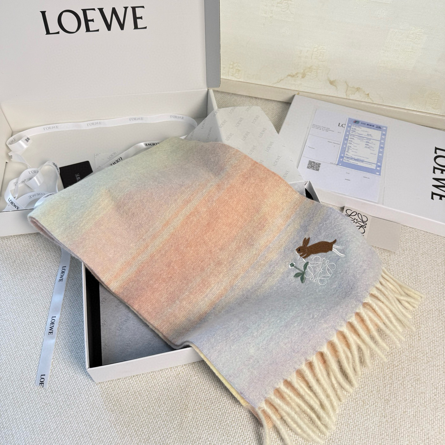 🆕 【▪Loewe · 罗意威难得一见的温柔配色，低调又不失优雅❗】重点推荐❗ 超级高级的彩虹配色🌈，每