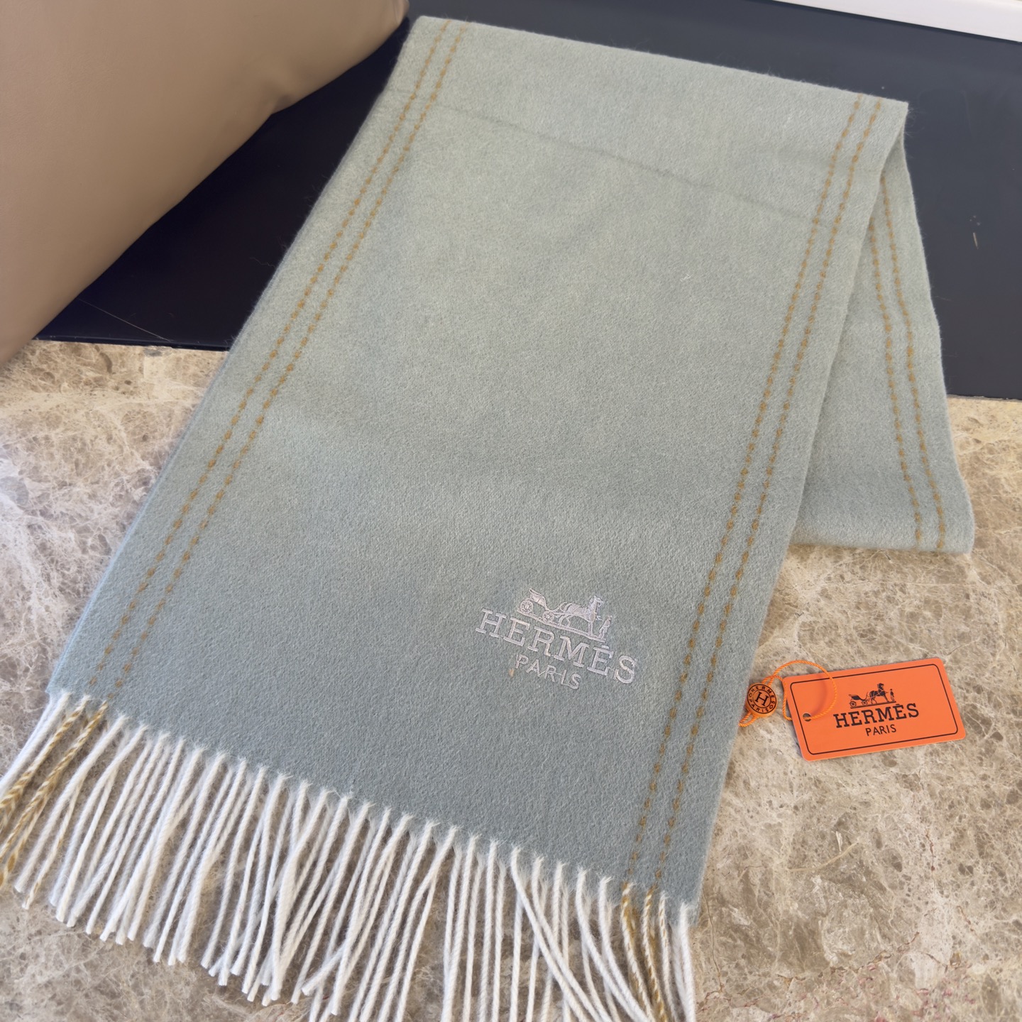 🆕 【▪Hermes · 爱马仕，大H难得一见的温柔配色，低调又不失优雅❗️】重点推荐❗️双面配色，新增