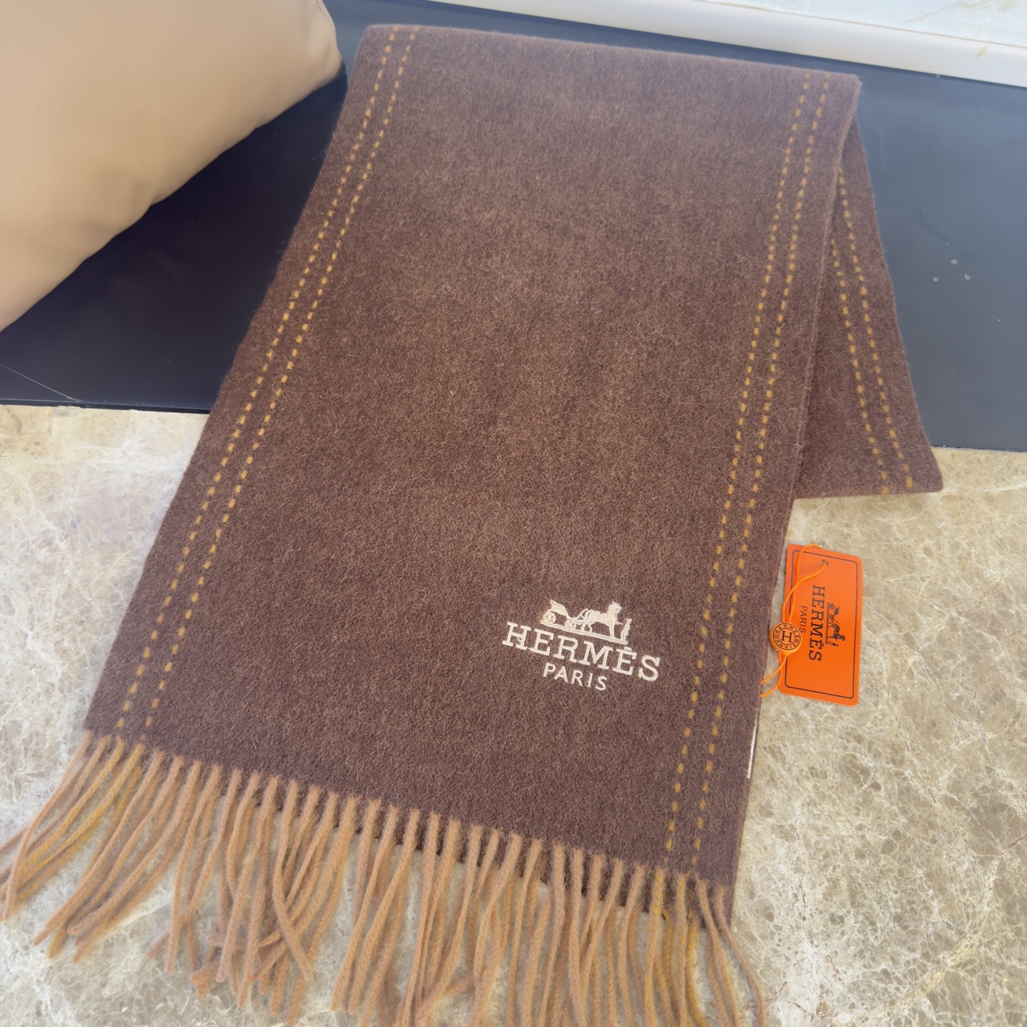 🆕 【▪Hermes · 爱马仕，大H难得一见的温柔配色，低调又不失优雅❗️】重点推荐❗️双面配色，新增