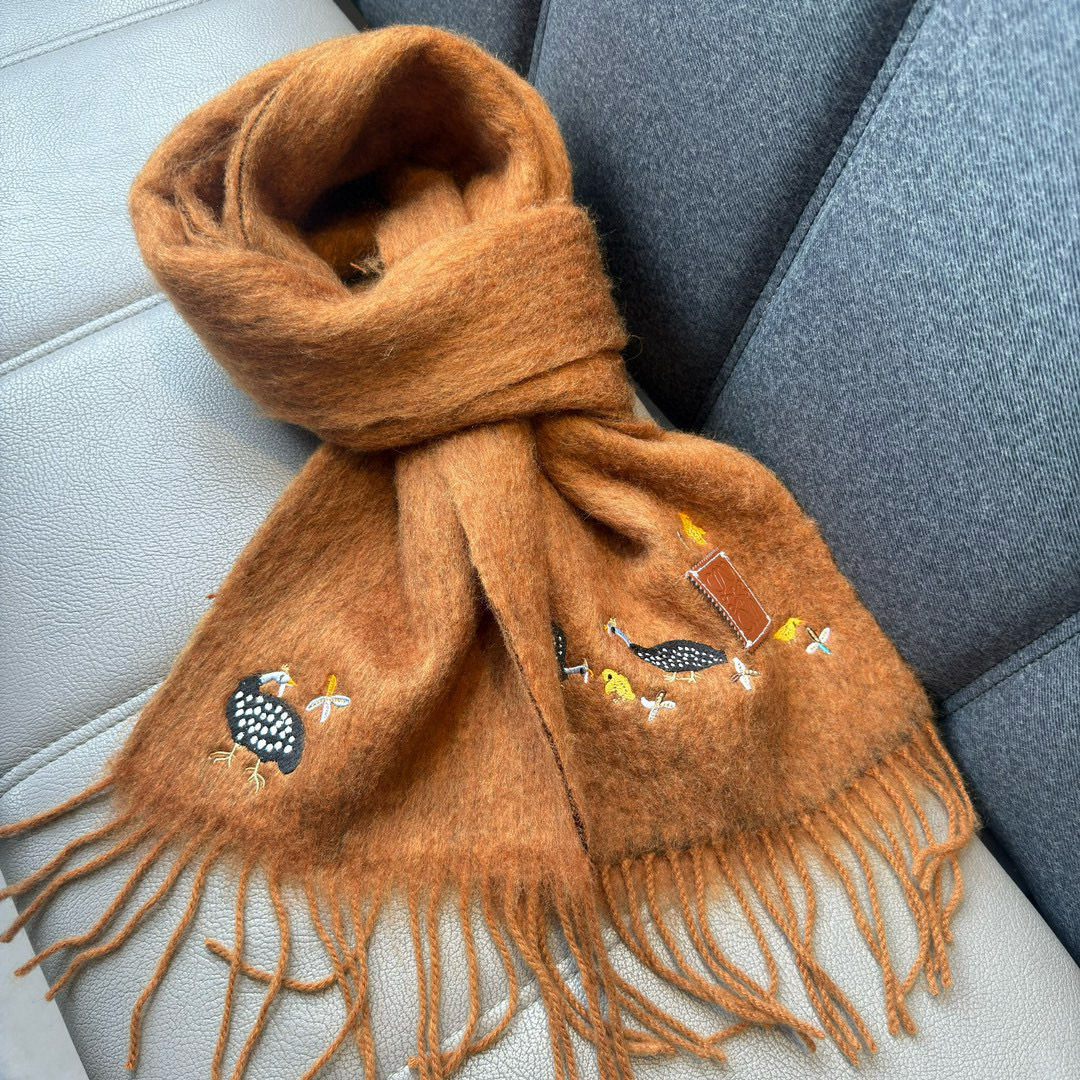 🆕Loewe · 罗意威和日本陶瓷艺术家SunaFujita联名绝美冰川蓝配上小企鹅和潜水员像在海洋里畅