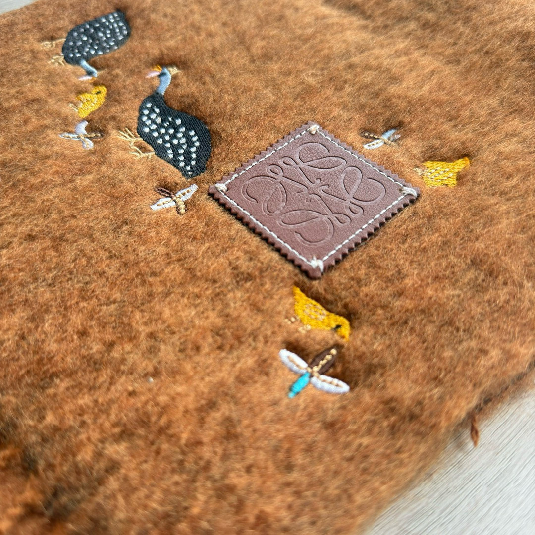 🆕Loewe · 罗意威和日本陶瓷艺术家SunaFujita联名绝美冰川蓝配上小企鹅和潜水员像在海洋里畅