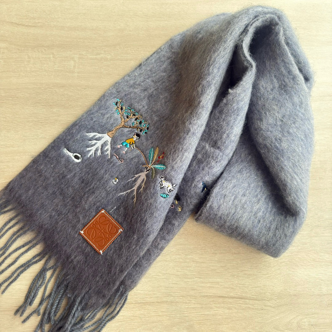 🆕Loewe · 罗意威和日本陶瓷艺术家SunaFujita联名绝美冰川蓝配上小企鹅和潜水员像在海洋里畅