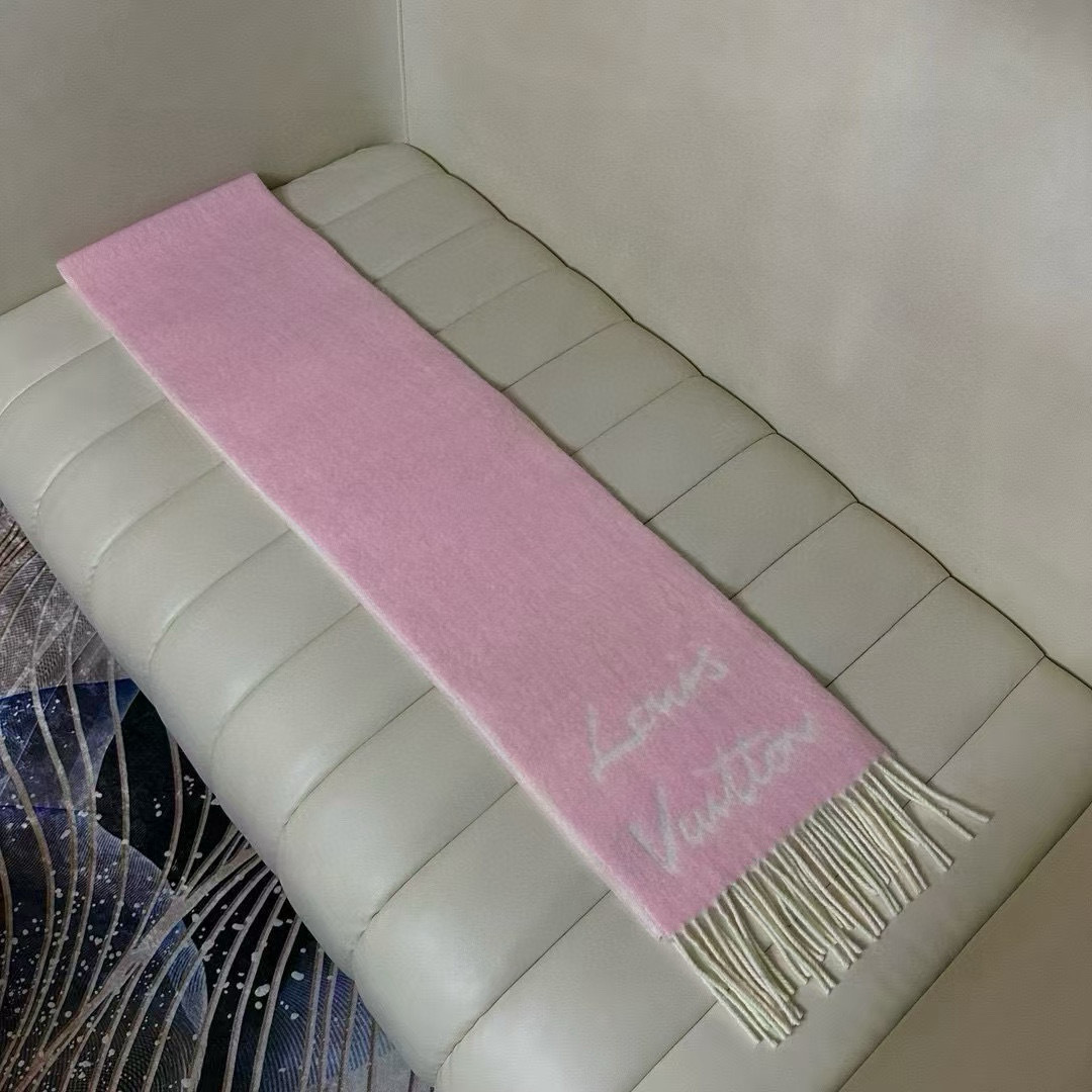 🆕大驴家24年最美的围巾没有之一，独家首发，Fluffygram 围巾取材羊驼毛和绵羊毛混纺，以拉绒处理