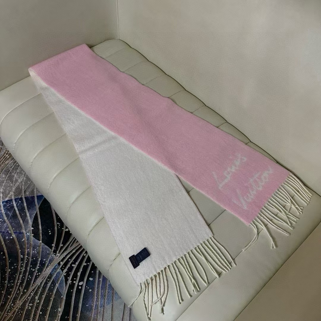 🆕大驴家24年最美的围巾没有之一，独家首发，Fluffygram 围巾取材羊驼毛和绵羊毛混纺，以拉绒处理