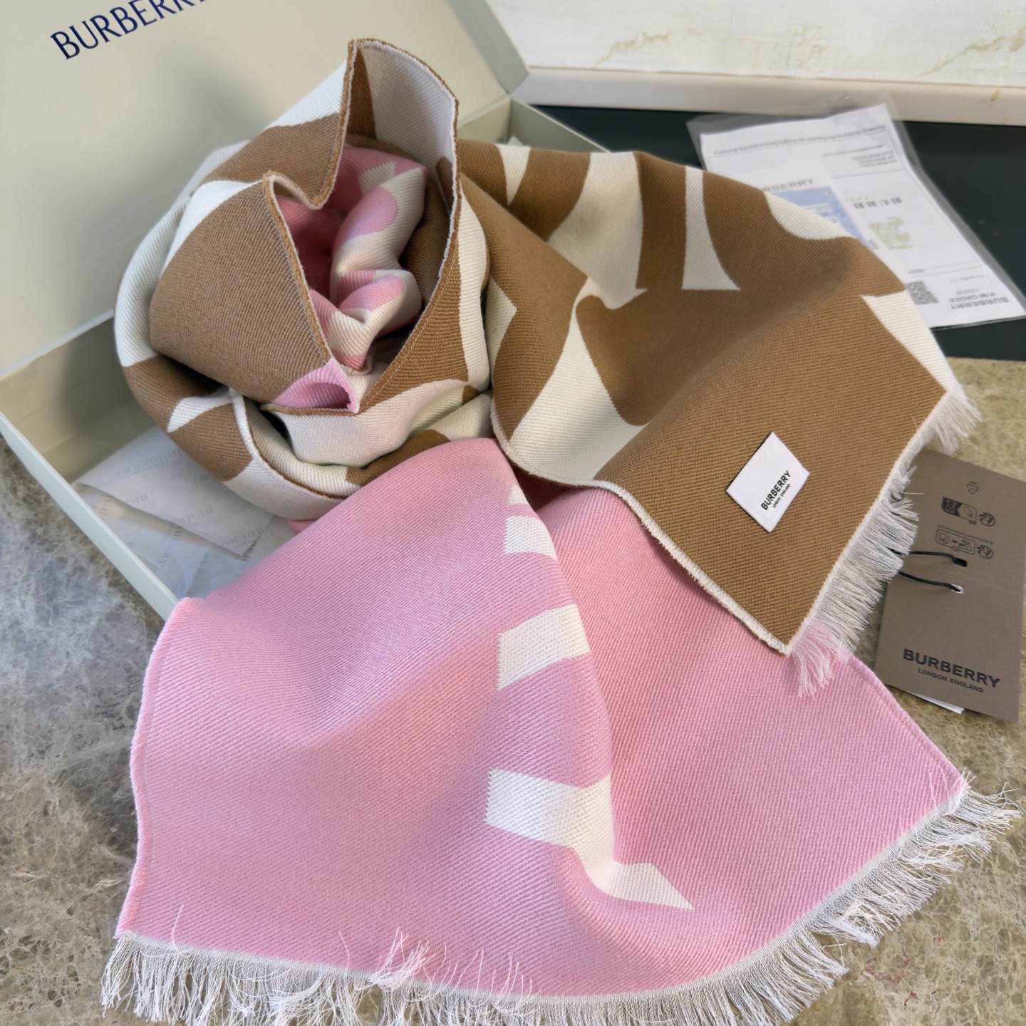 🆕Bur难得尾单，Qc盯了一个月才拿出来的重磅极品好货，国内专柜没上的款，牛气满满TB系列限量款❗️双面