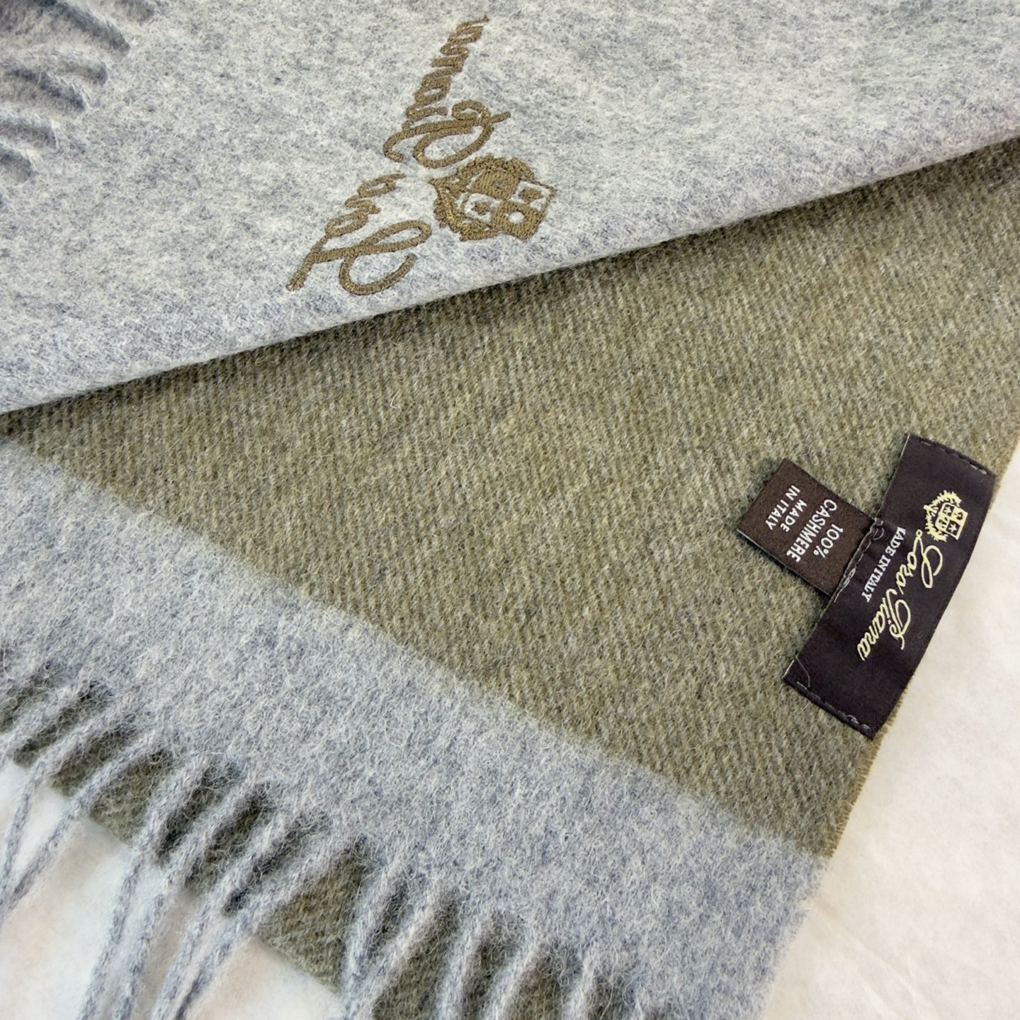 🆕Loro Piana · 诺悠翩雅❗️【贸易公司尾单，极品拼色小围巾】送人自留都太高大上了😍重磅上新，