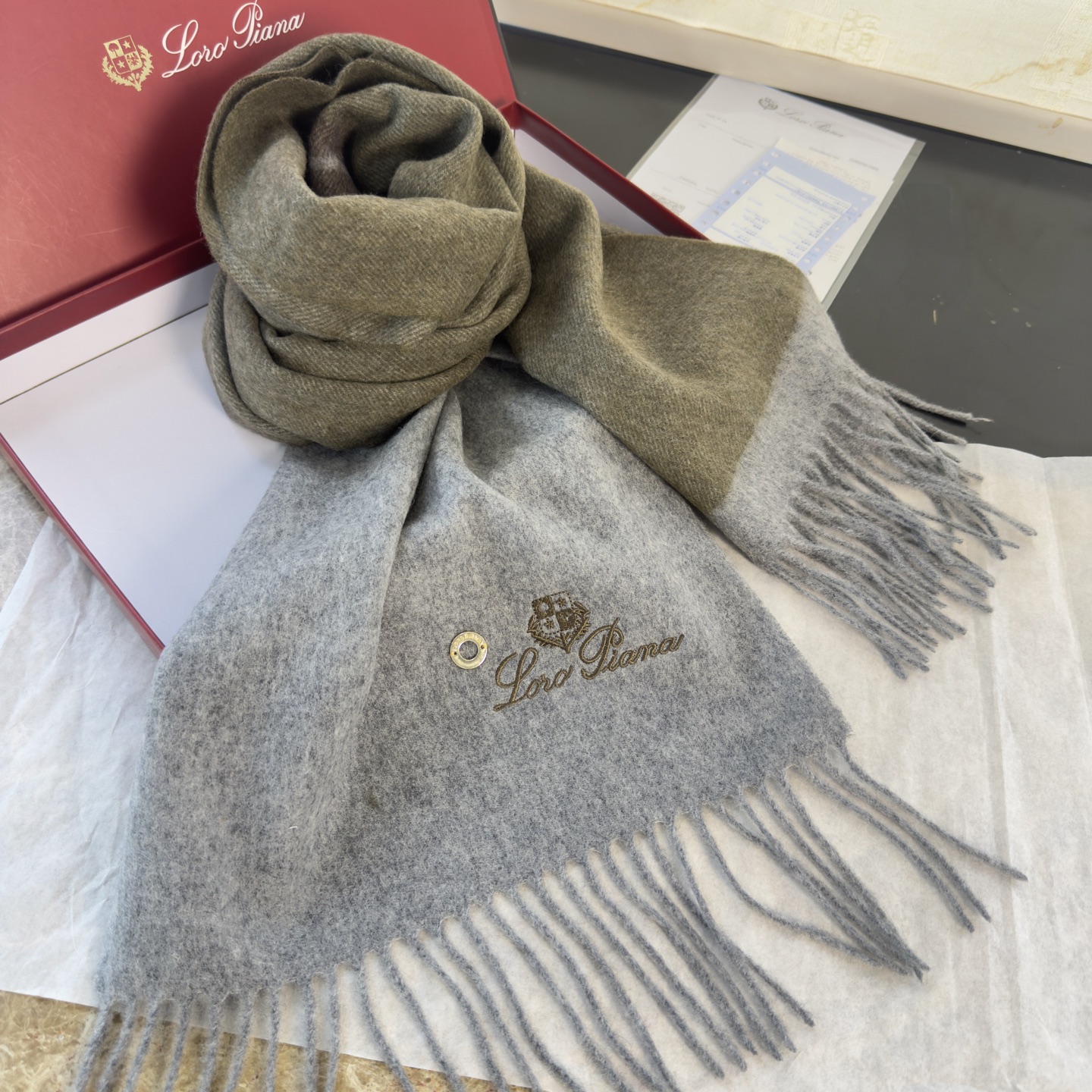 🆕Loro Piana · 诺悠翩雅❗️【贸易公司尾单，极品拼色小围巾】送人自留都太高大上了😍重磅上新，