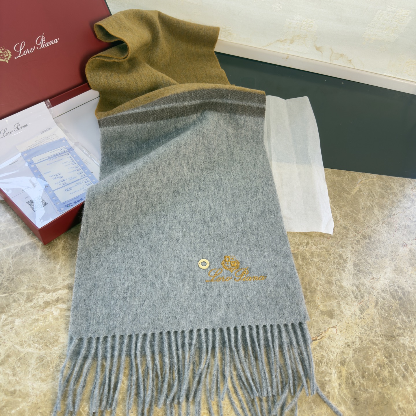 🆕Loro Piana · 诺悠翩雅❗️【贸易公司尾单，极品拼色小围巾】送人自留都太高大上了😍重磅上新，