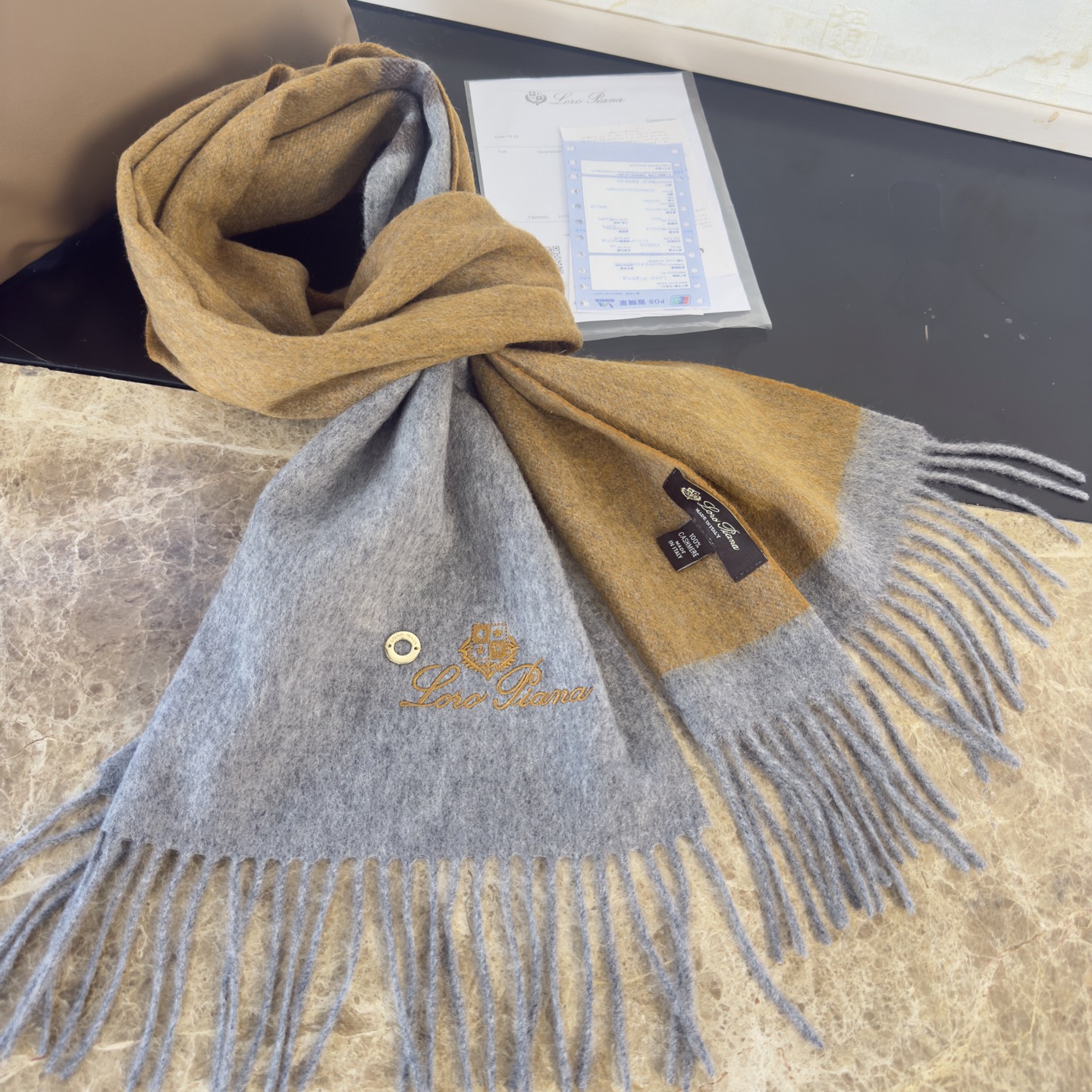 🆕Loro Piana · 诺悠翩雅❗️【贸易公司尾单，极品拼色小围巾】送人自留都太高大上了😍重磅上新，