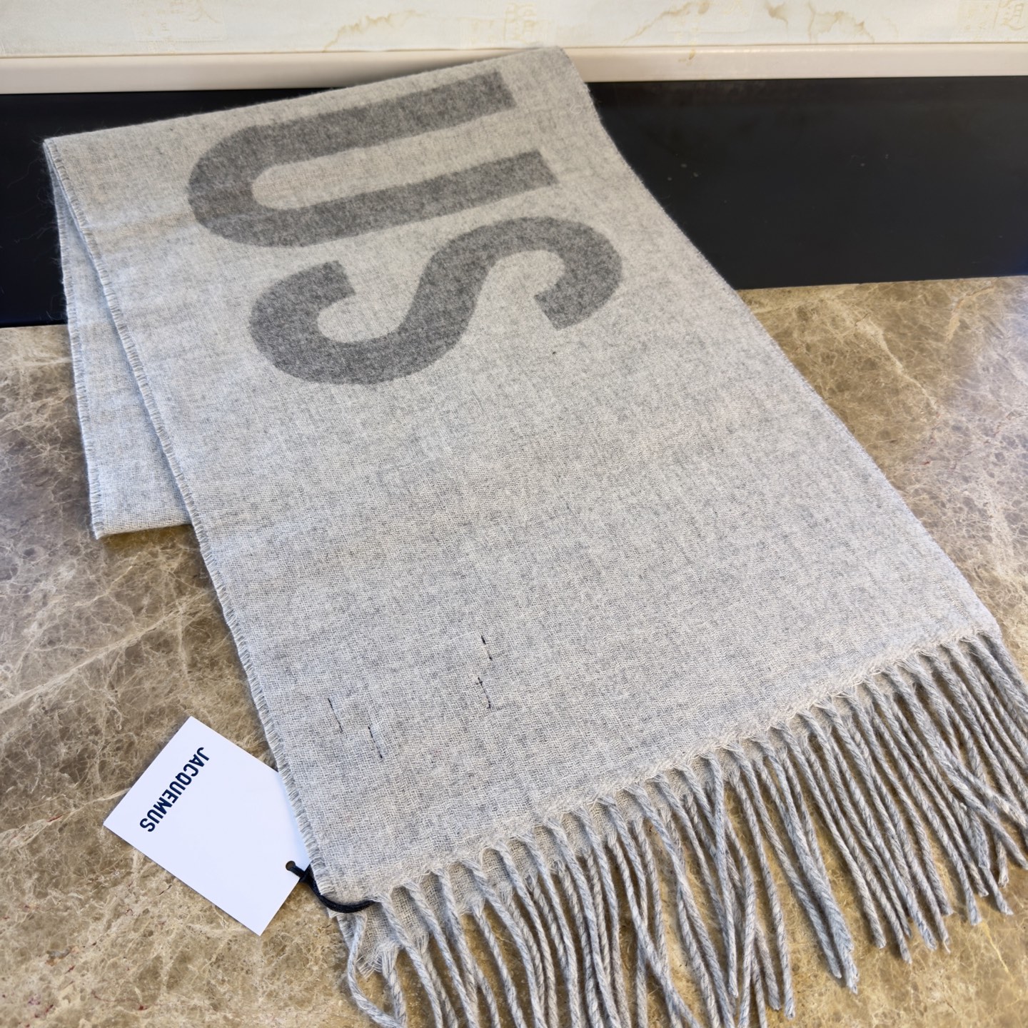 🆕JACQUEMUS双面围巾❗今年真的被疯狂种草 今年冬天就非宠这条 好看的要疯掉了，太有型太有魅力了❗