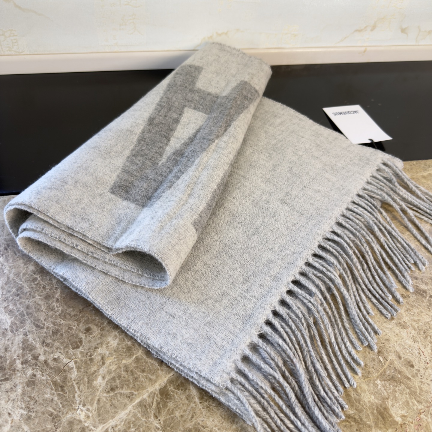 🆕JACQUEMUS双面围巾❗今年真的被疯狂种草 今年冬天就非宠这条 好看的要疯掉了，太有型太有魅力了❗