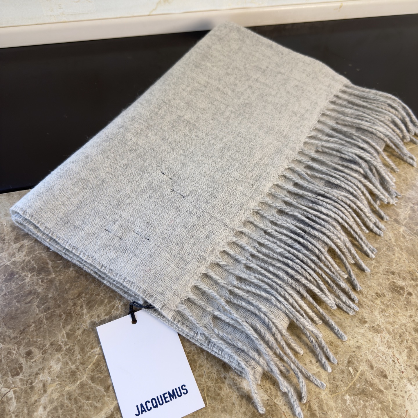 🆕JACQUEMUS双面围巾❗今年真的被疯狂种草 今年冬天就非宠这条 好看的要疯掉了，太有型太有魅力了❗