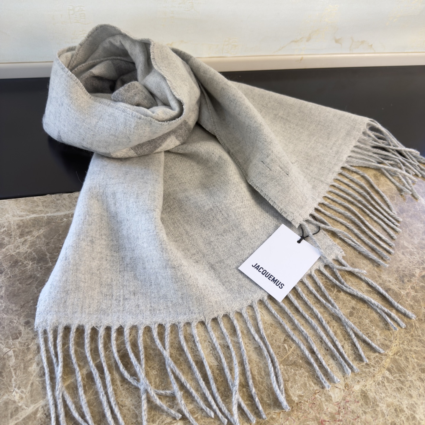 🆕JACQUEMUS双面围巾❗今年真的被疯狂种草 今年冬天就非宠这条 好看的要疯掉了，太有型太有魅力了❗