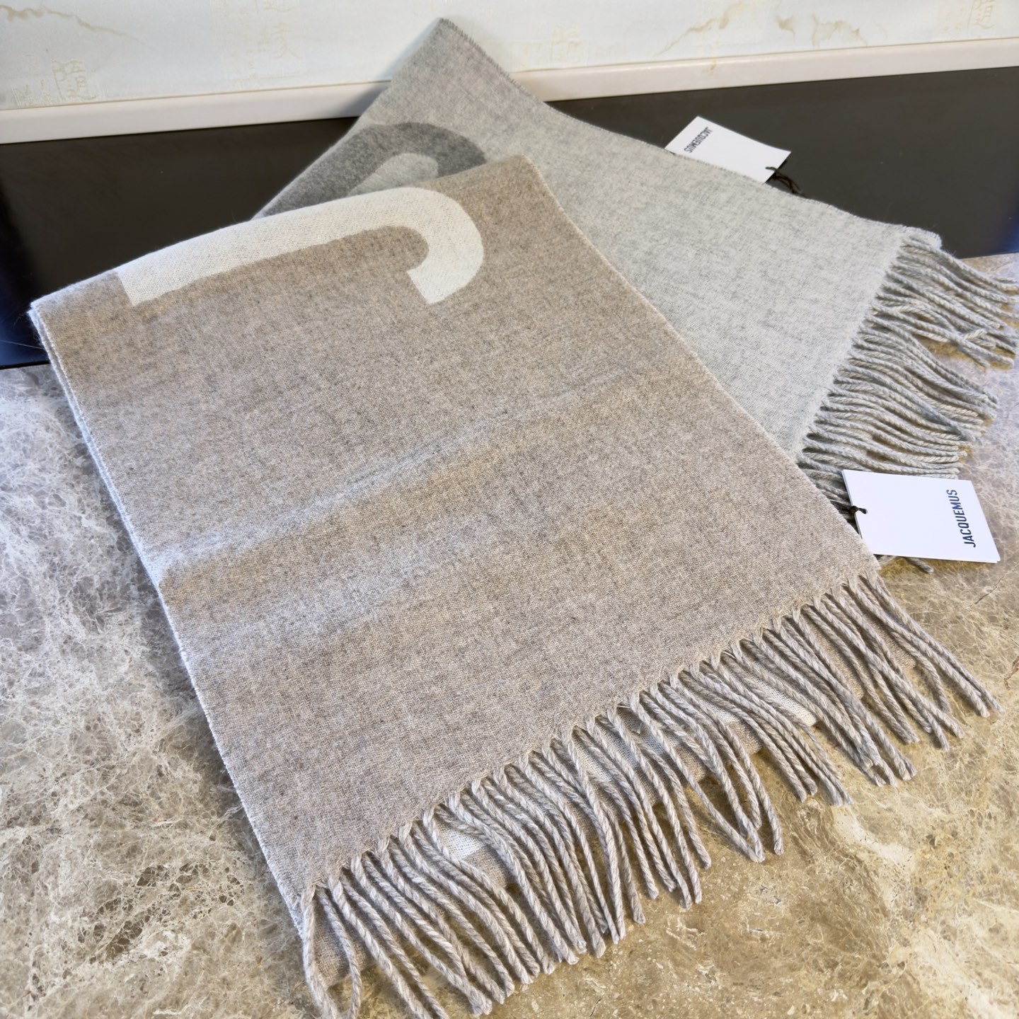 🆕JACQUEMUS双面围巾❗今年真的被疯狂种草 今年冬天就非宠这条 好看的要疯掉了，太有型太有魅力了❗