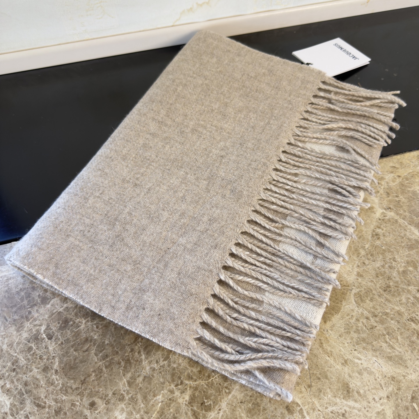 🆕JACQUEMUS双面围巾❗今年真的被疯狂种草 今年冬天就非宠这条 好看的要疯掉了，太有型太有魅力了❗